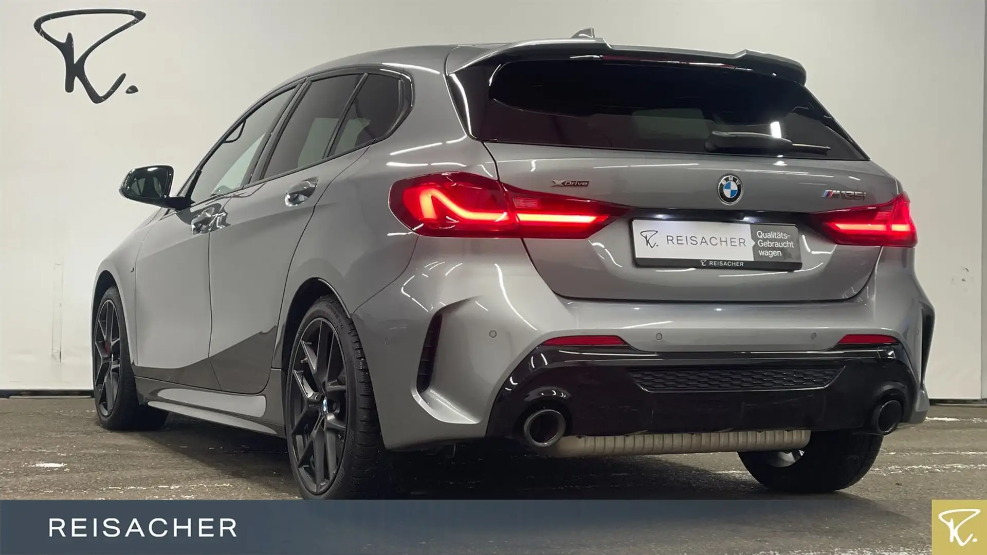 BMW 135 i A xDrive M-Sport PRO LCPro HUD PDC RFK 19" Grau - 2