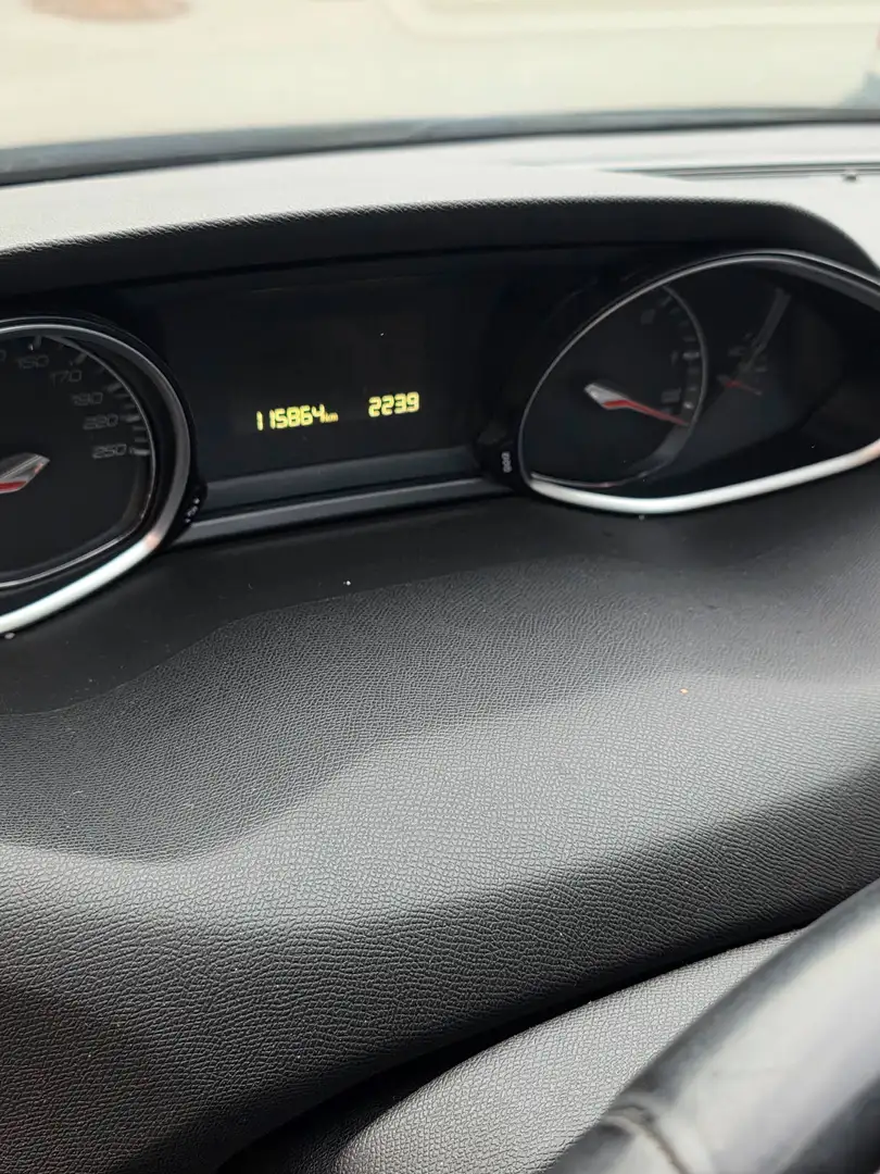 Peugeot 308 308 1,6 HDi 92 FAP Access Access Braun - 2