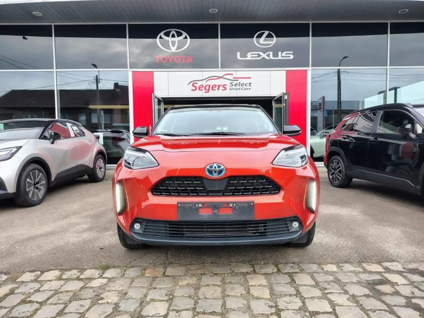 Toyota Yaris Cross Elegant Bi-Tone Orange - 2