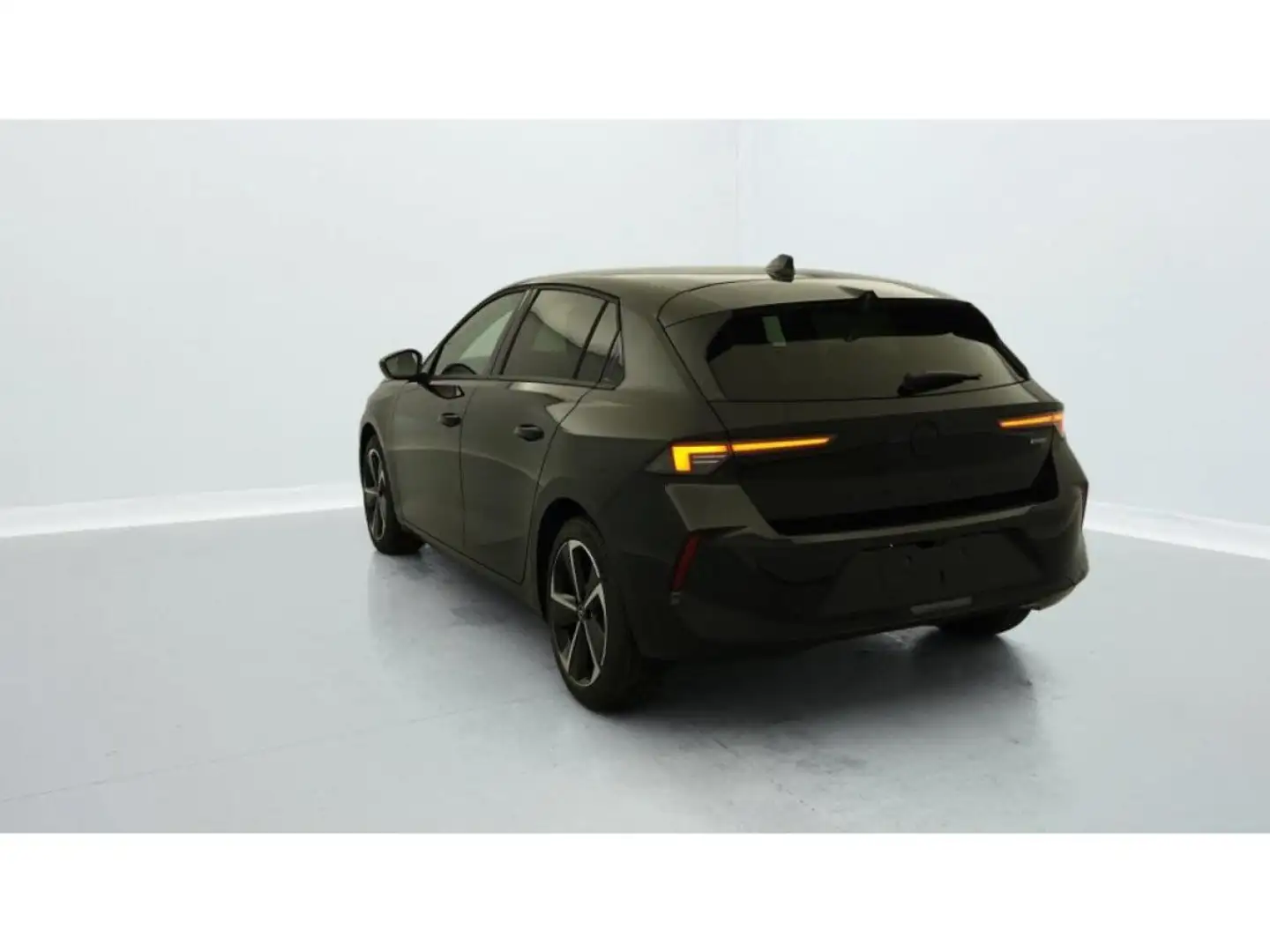 Opel Astra 1.2 TURBO HYBRIDE 136 CH E-DCT6 GS Zwart - 2