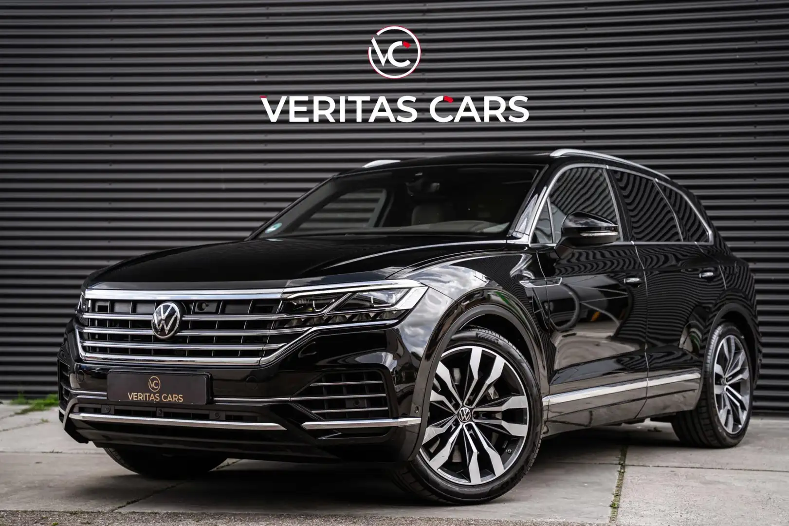 Volkswagen Touareg 3.0 V6 eHybrid 4Motion Elegance 380PK|BTW Auto|Pan Schwarz - 1