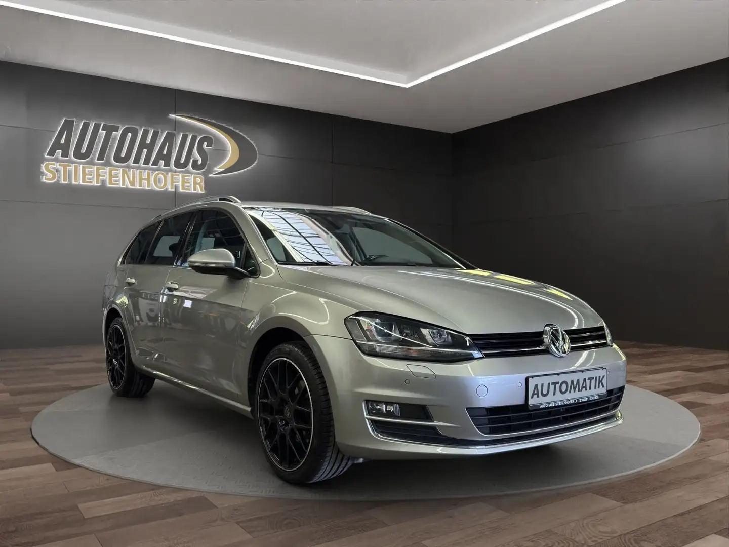 Volkswagen Golf VII Variant Highline BMT/ Bi-Xenon / Navi Silber - 1