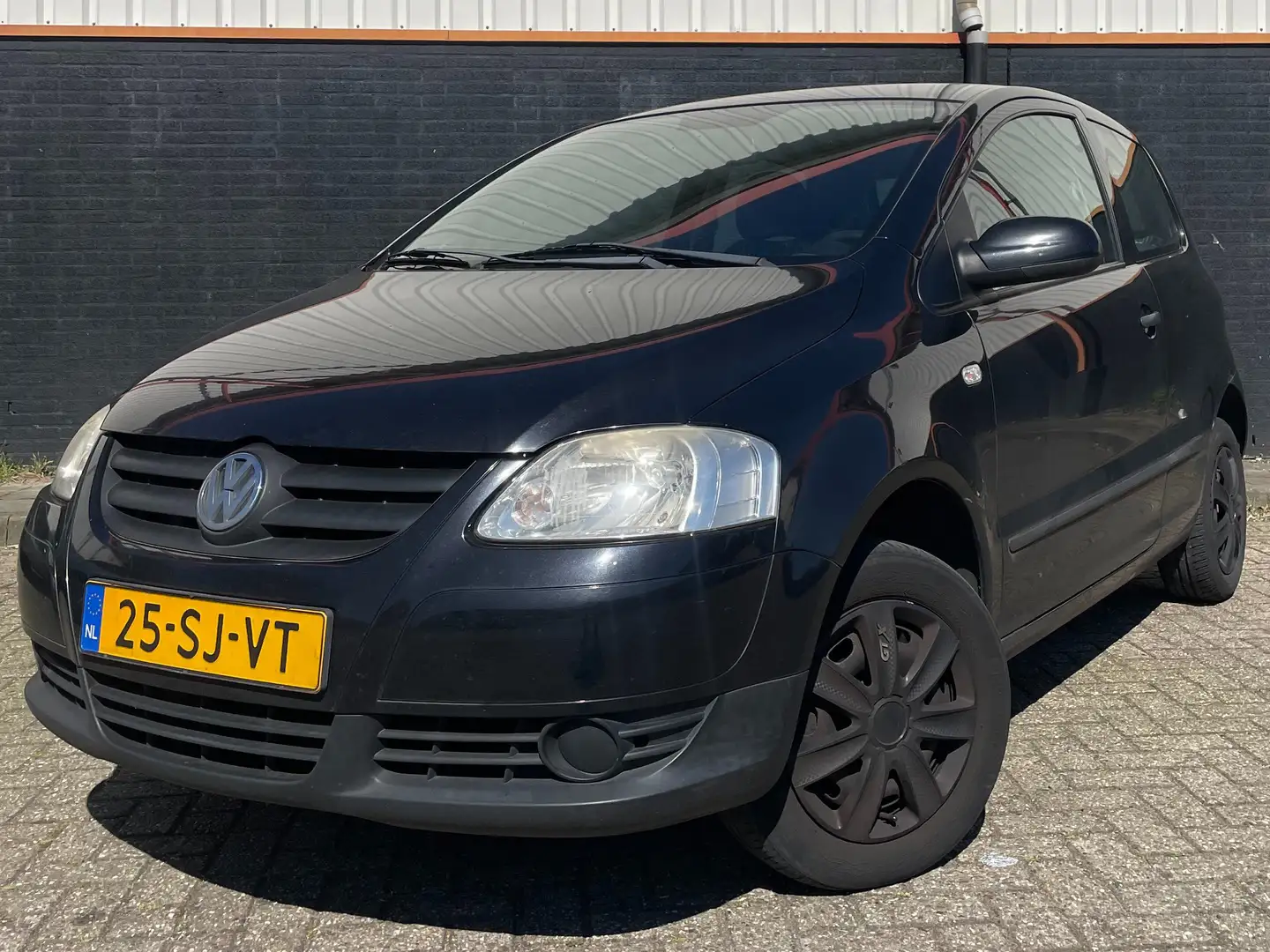 Volkswagen Fox Fox 1.2 Trendline Zwart - 1