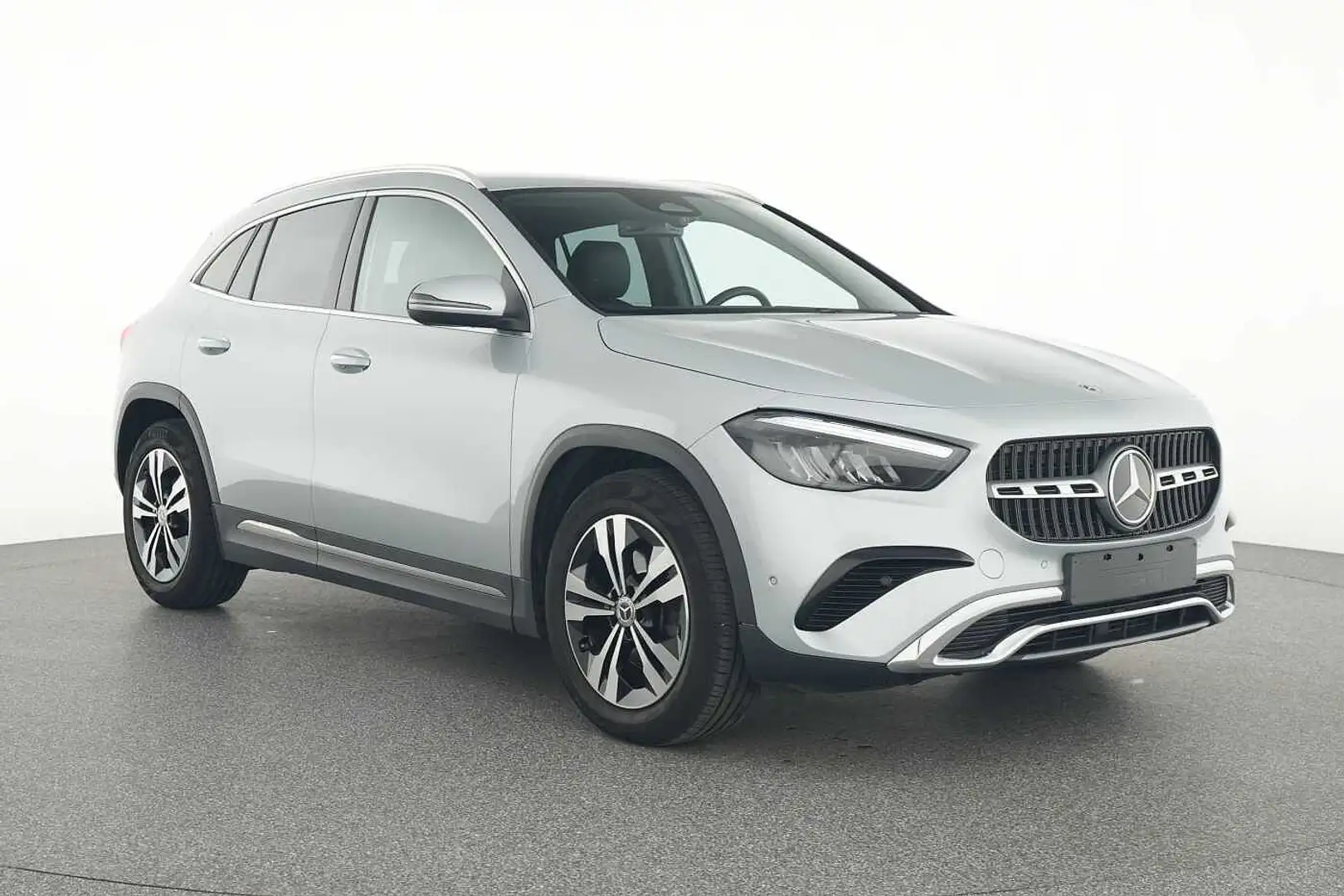Mercedes-Benz GLA 180 d Luxury Line Zilver - 2