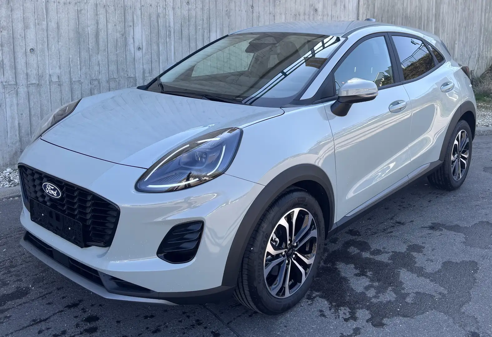Ford Puma 1.0 EcoBoost Hybrid Aut. Titanium Grau - 1
