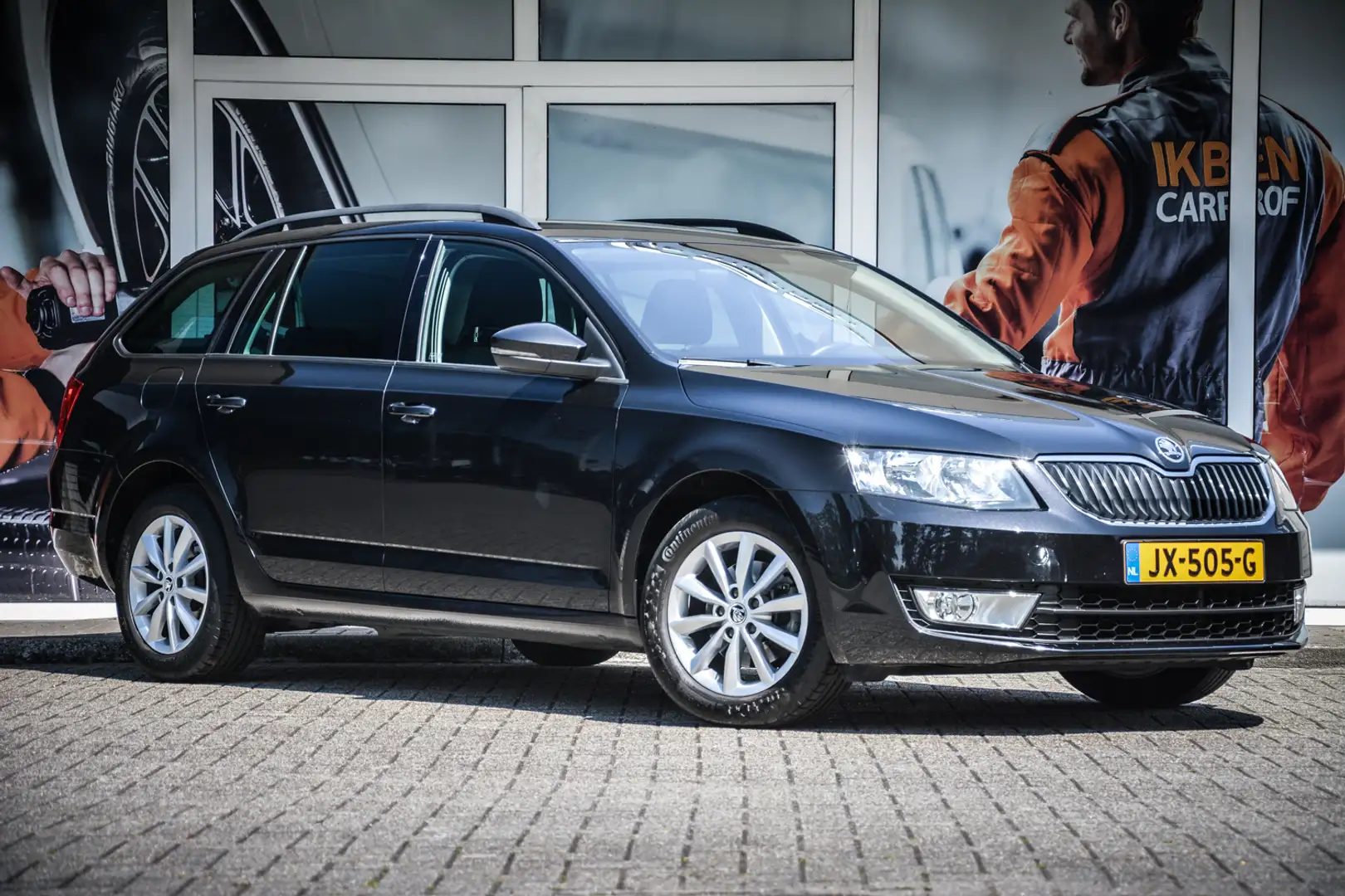 Skoda Octavia Combi 1.0 TSI 85kW/115pk Ambition Business Zwart - 2
