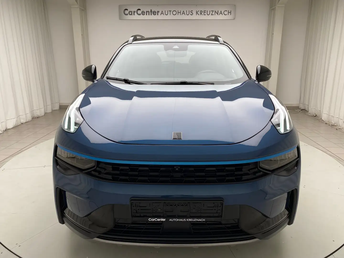 Lynk & Co 01 01 PHEV 1.5 Plug-in-Hybrid Automatik 360° Blau - 2