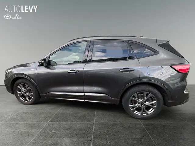 Ford Kuga view 3