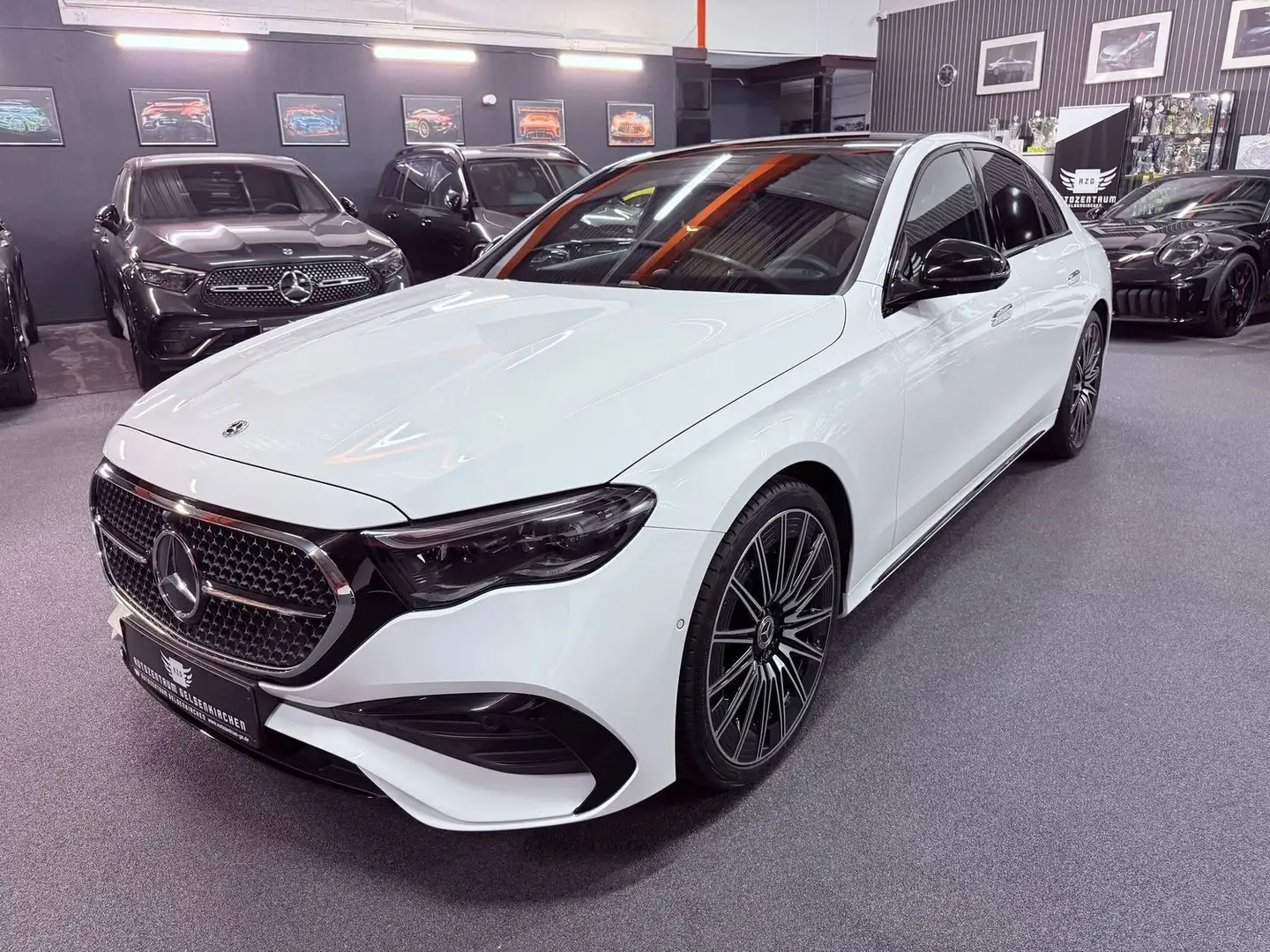 Mercedes-Benz E 220 d AMG SUPERSCREEN/PANO/DISTR/BURMEST4D/360 Blanc - 1
