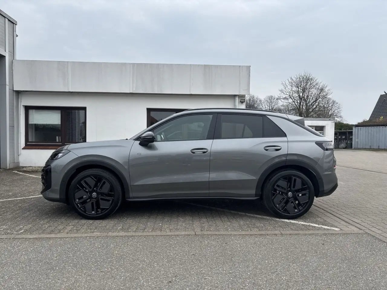Volkswagen T-Roc R-Line 1.5 eTSI DSG neues Modell KAM ACC AHK keyle 2