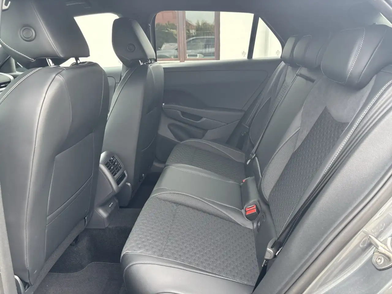 Volkswagen T-Roc R-Line 1.5 eTSI DSG neues Modell KAM ACC AHK keyle 14