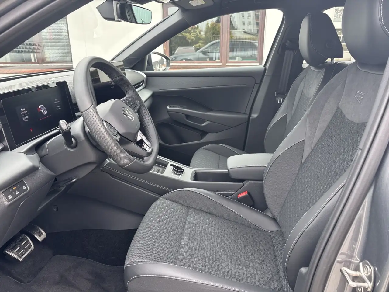 Volkswagen T-Roc R-Line 1.5 eTSI DSG neues Modell KAM ACC AHK keyle 5