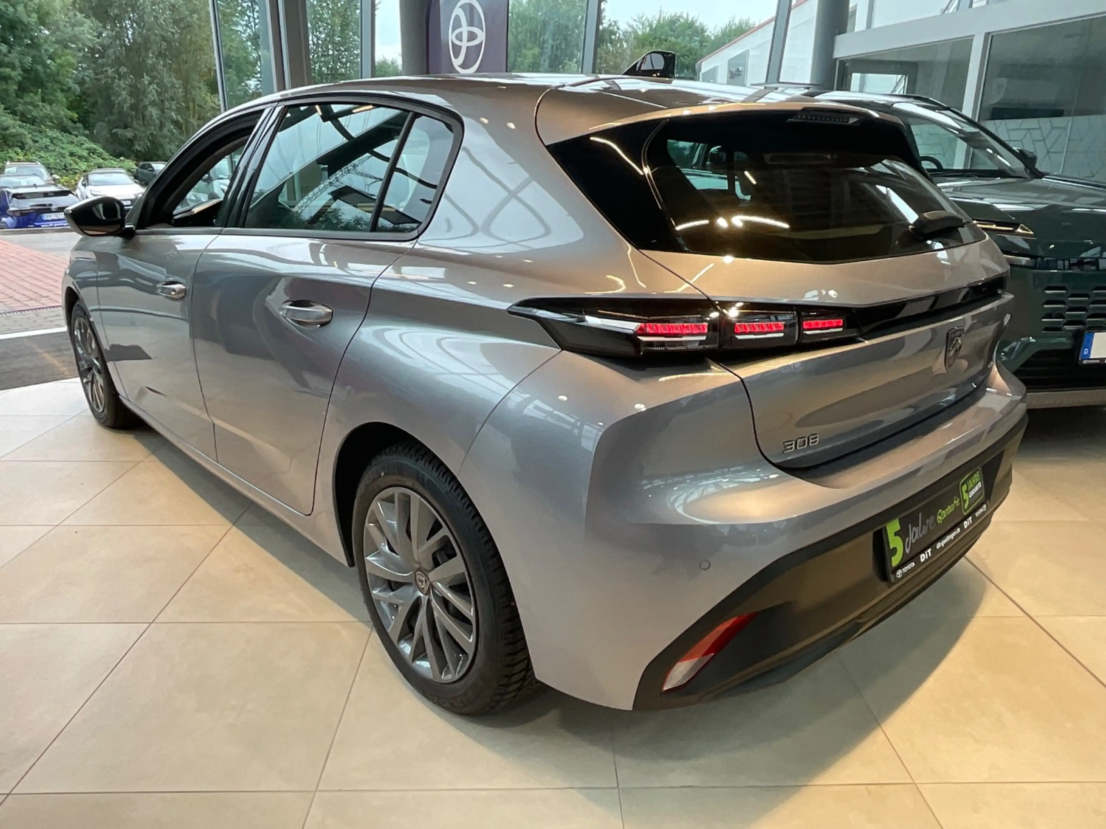 Peugeot 308 1.2 PureTech 110 Active Pack LED+SHZ+2xKlima — photo 9