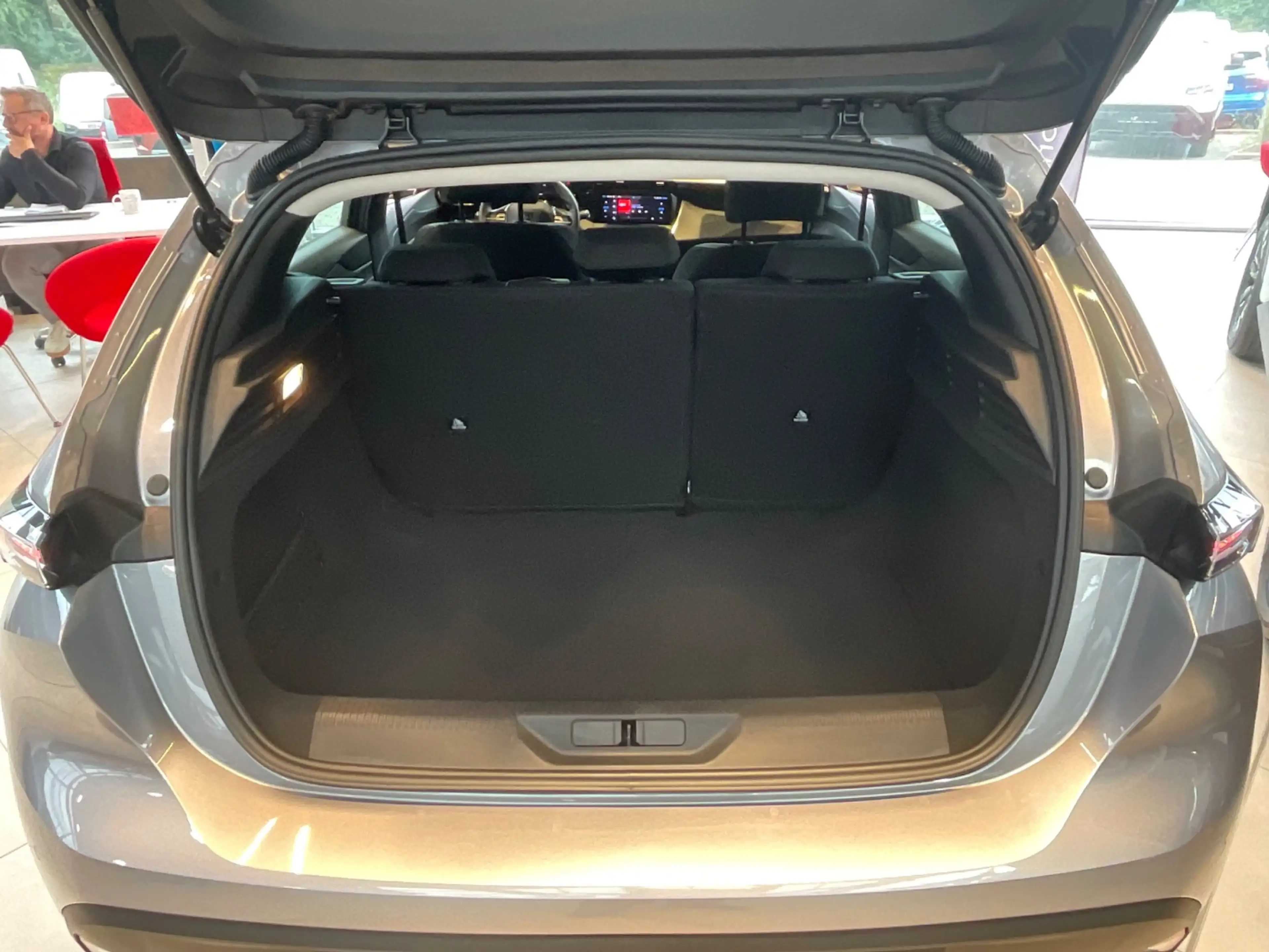 Peugeot 308 1.2 PureTech 110 Active Pack LED+SHZ+2xKlima — photo 10