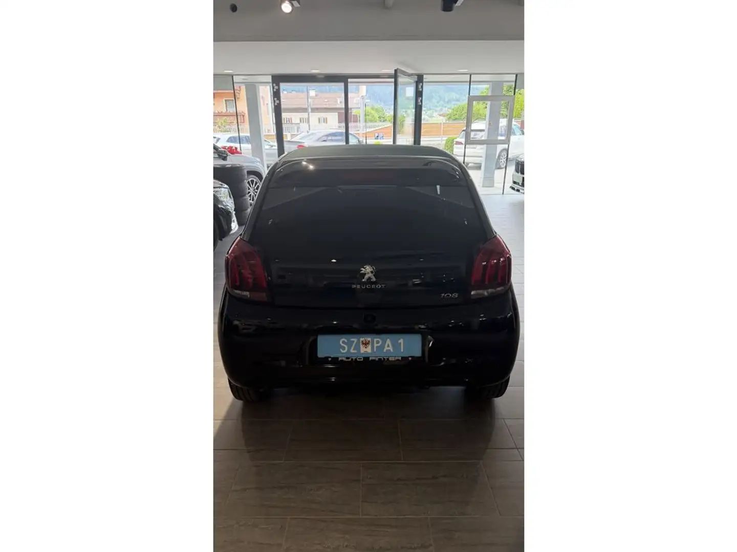 Peugeot 108 Collection mit Faltdach Schwarz - 2