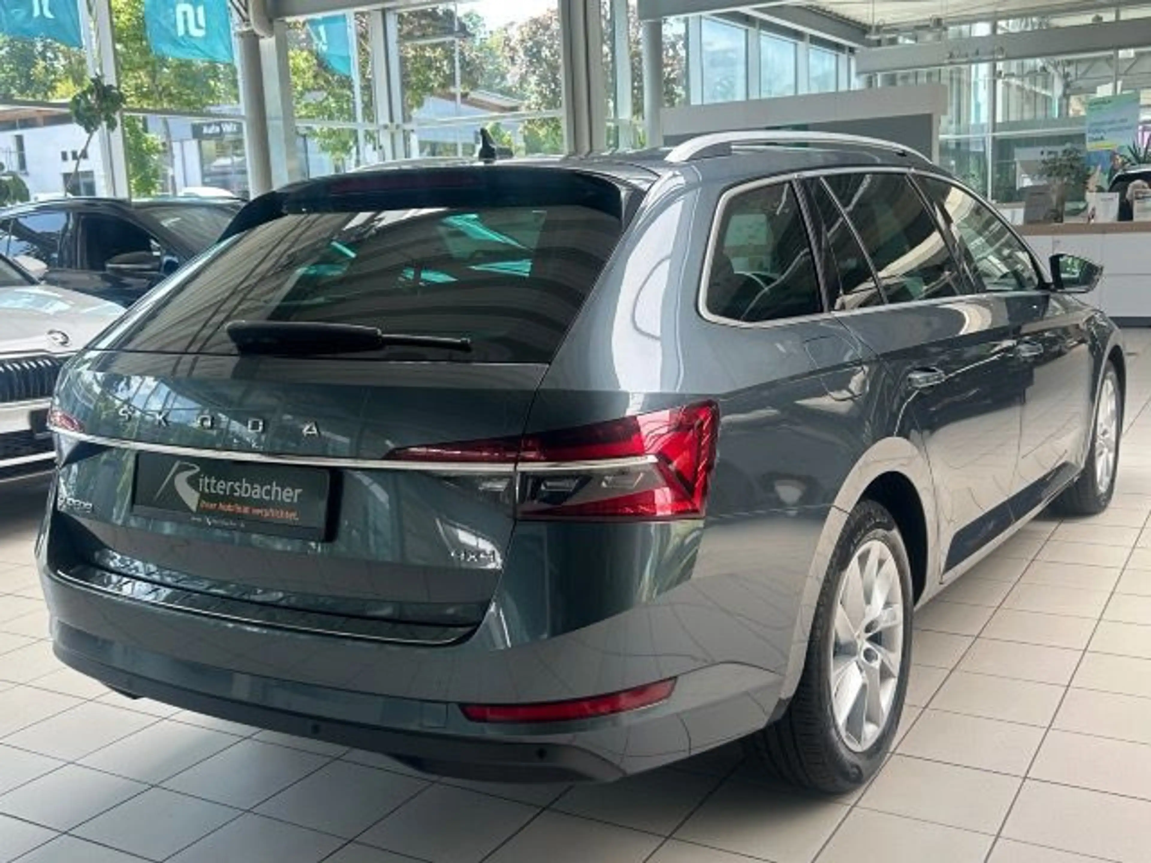 Skoda Superb Combi Style 2.0 TDI DSG 4x4 AHK Navi PDC — photo 6