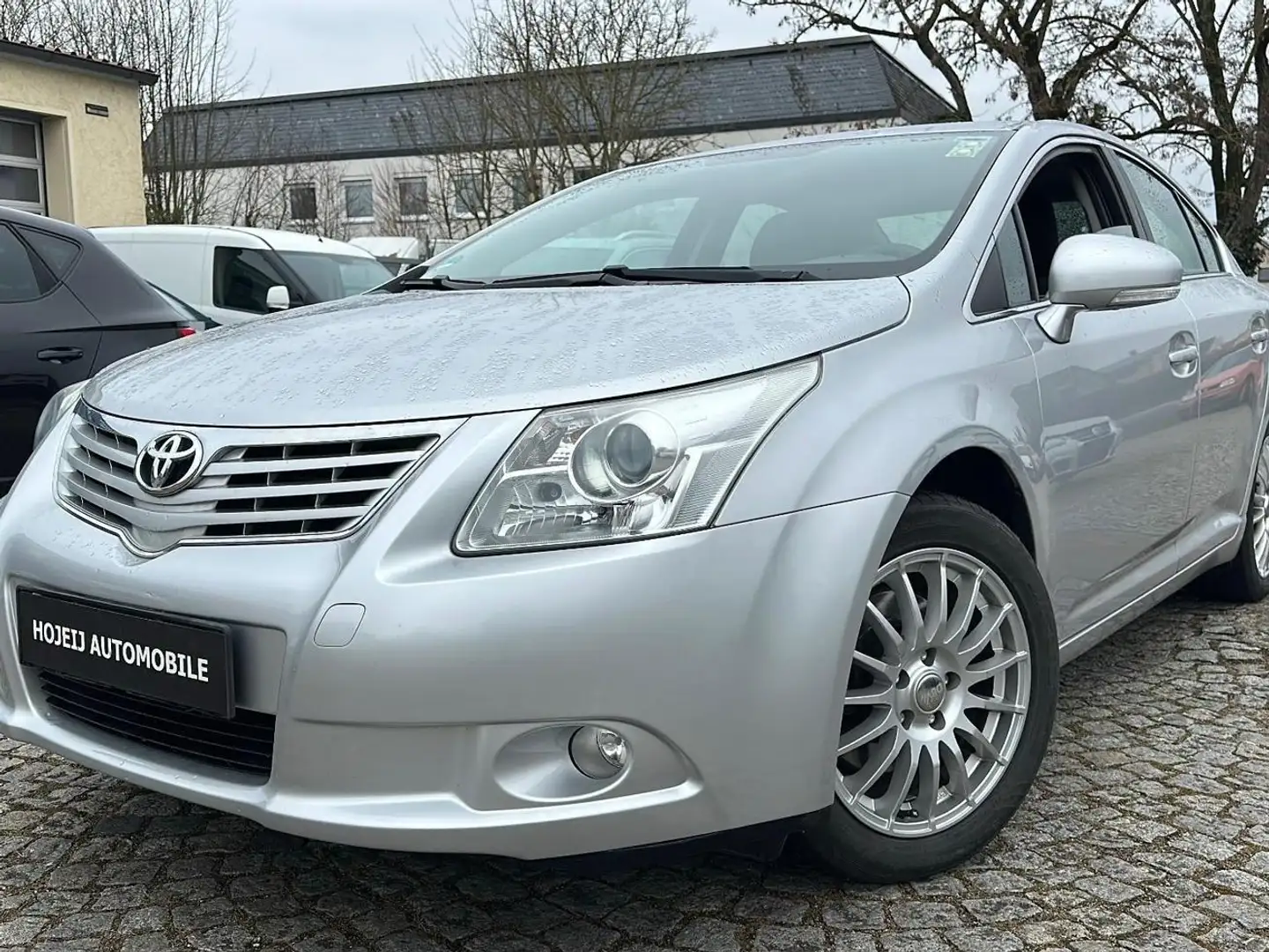 Toyota Avensis Edition Grau - 1