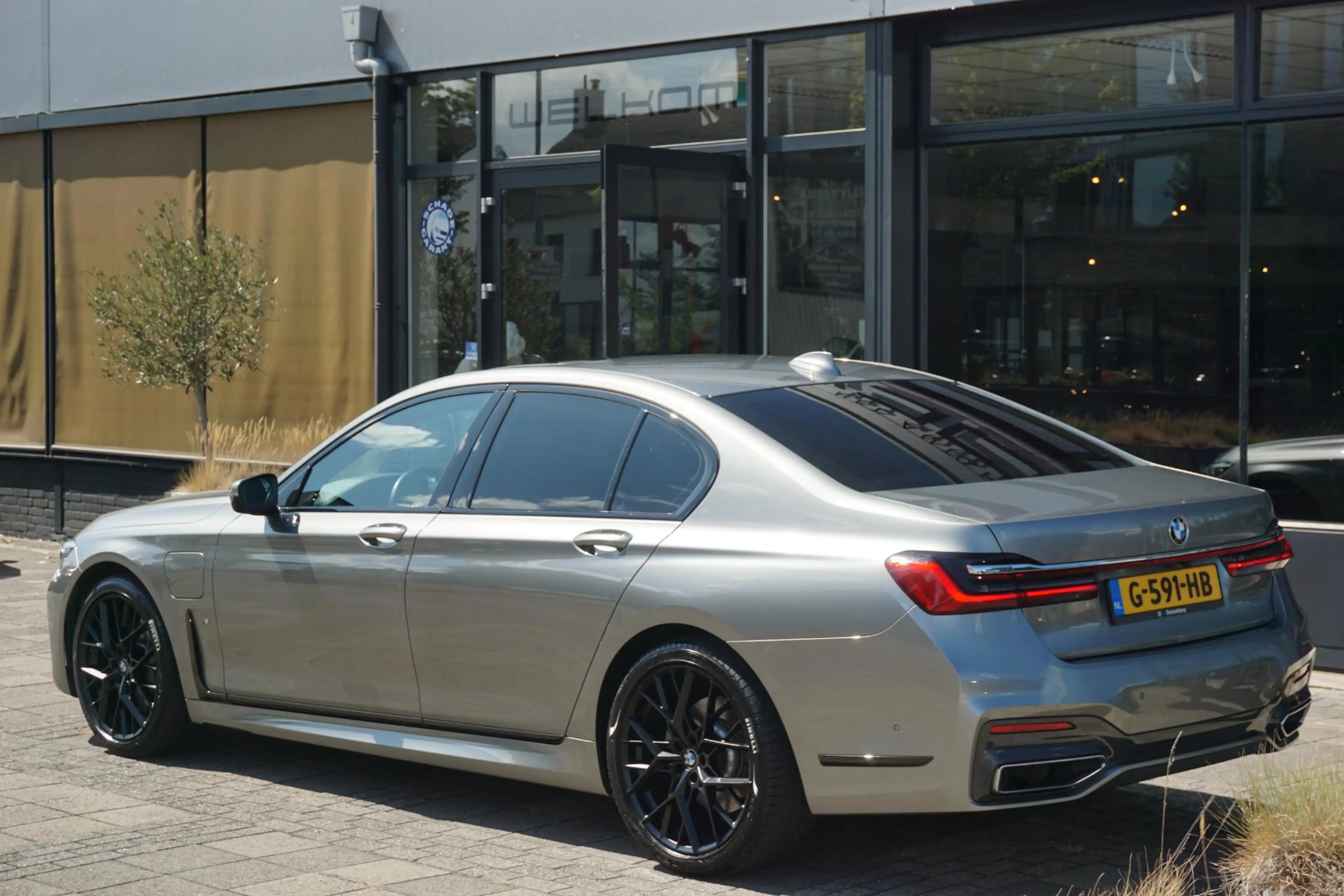 BMW 745 7-serie 745e High Executive | B&W | massage | tv | — photo 2