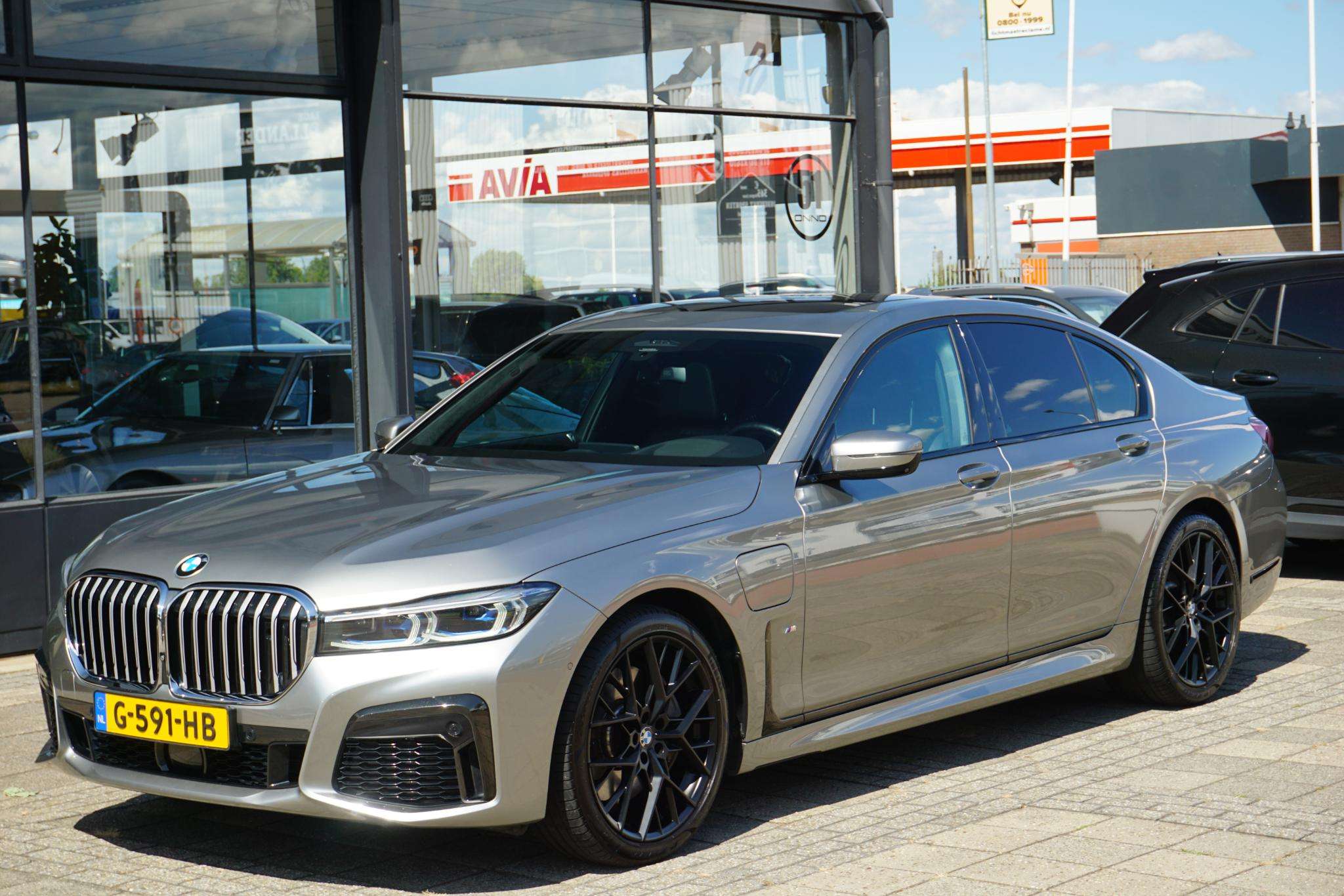 BMW 745