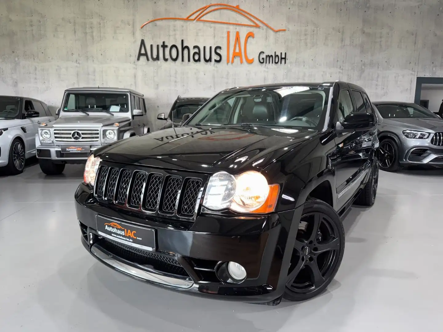 Jeep Grand Cherokee SRT/6.1/SHZ/PDC/LEDER/KLIMA Schwarz - 1
