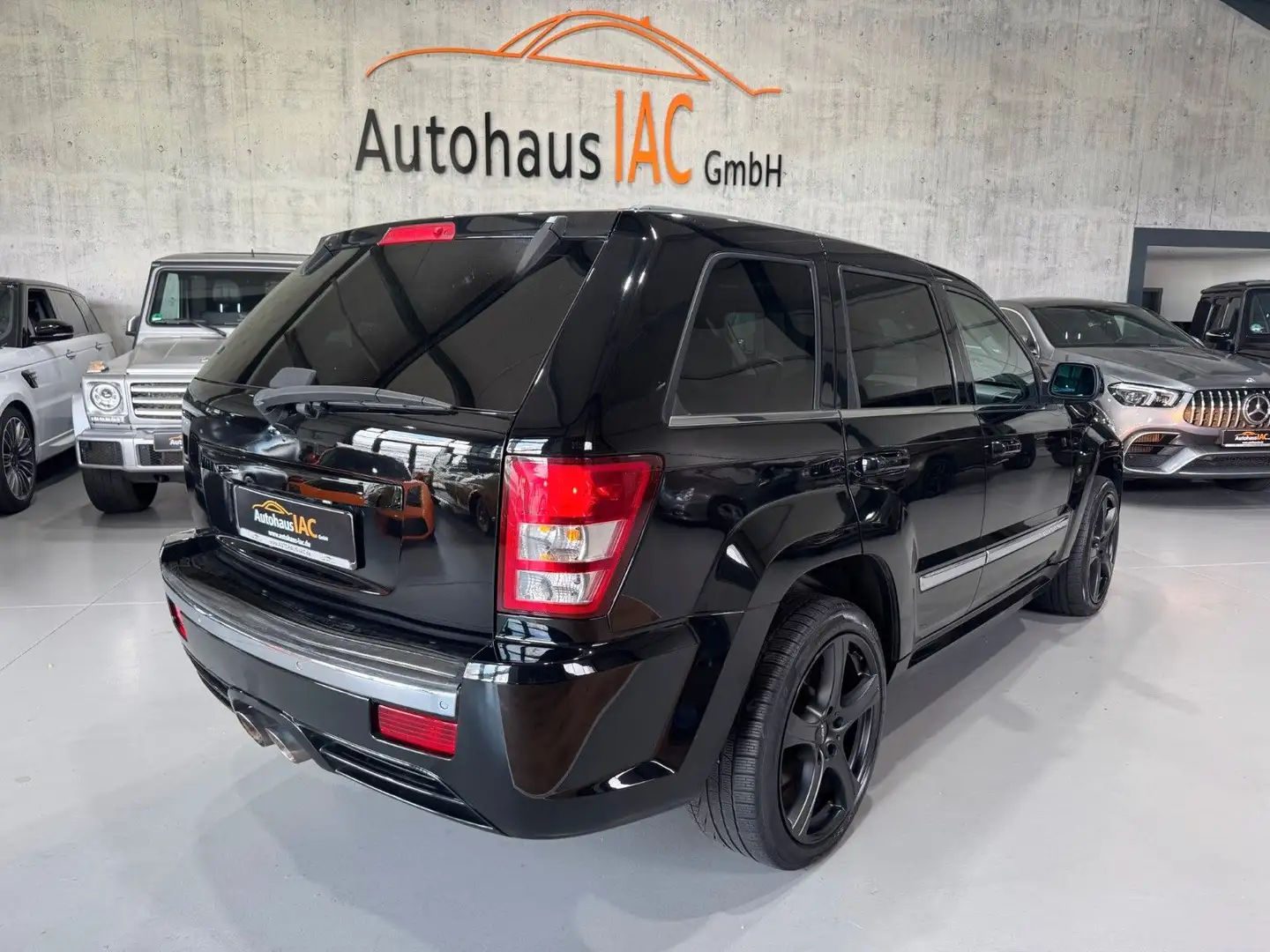 Jeep Grand Cherokee SRT/6.1/SHZ/PDC/LEDER/KLIMA Schwarz - 2
