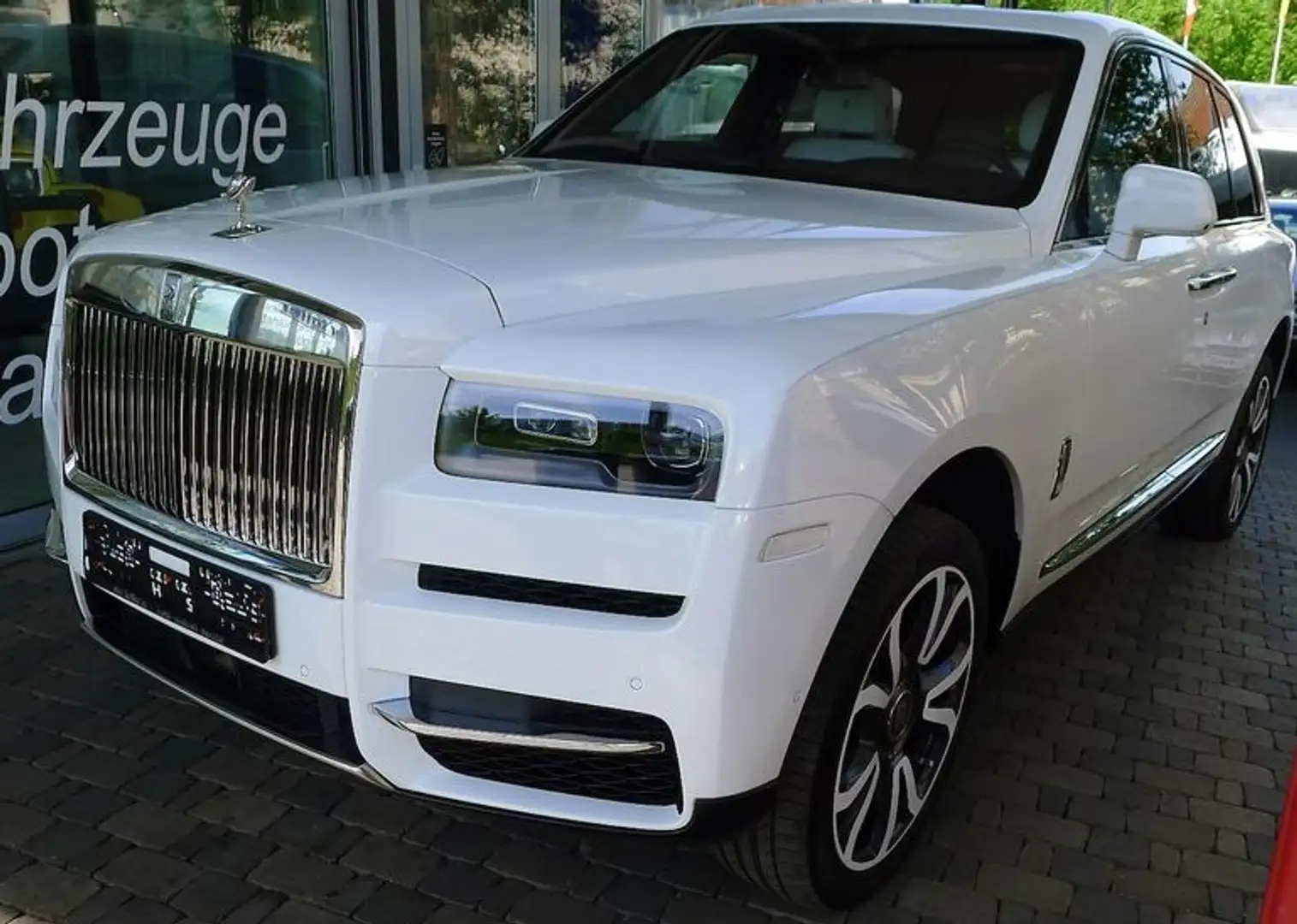 Rolls-Royce Cullinan Blanco - 2