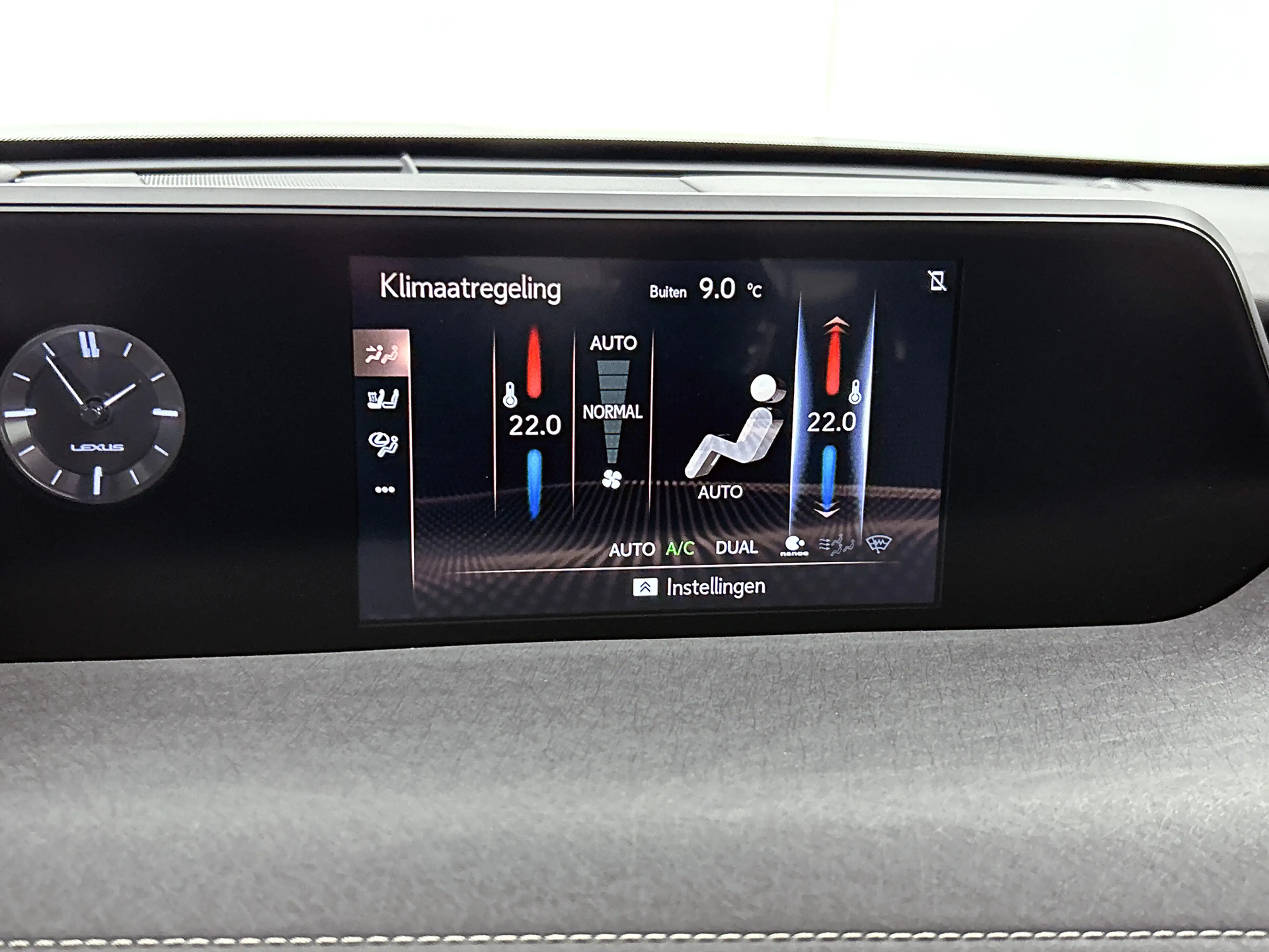 Lexus UX 250h Executive Line | Schuif/kanteldak | Navigatie | LM — photo 11