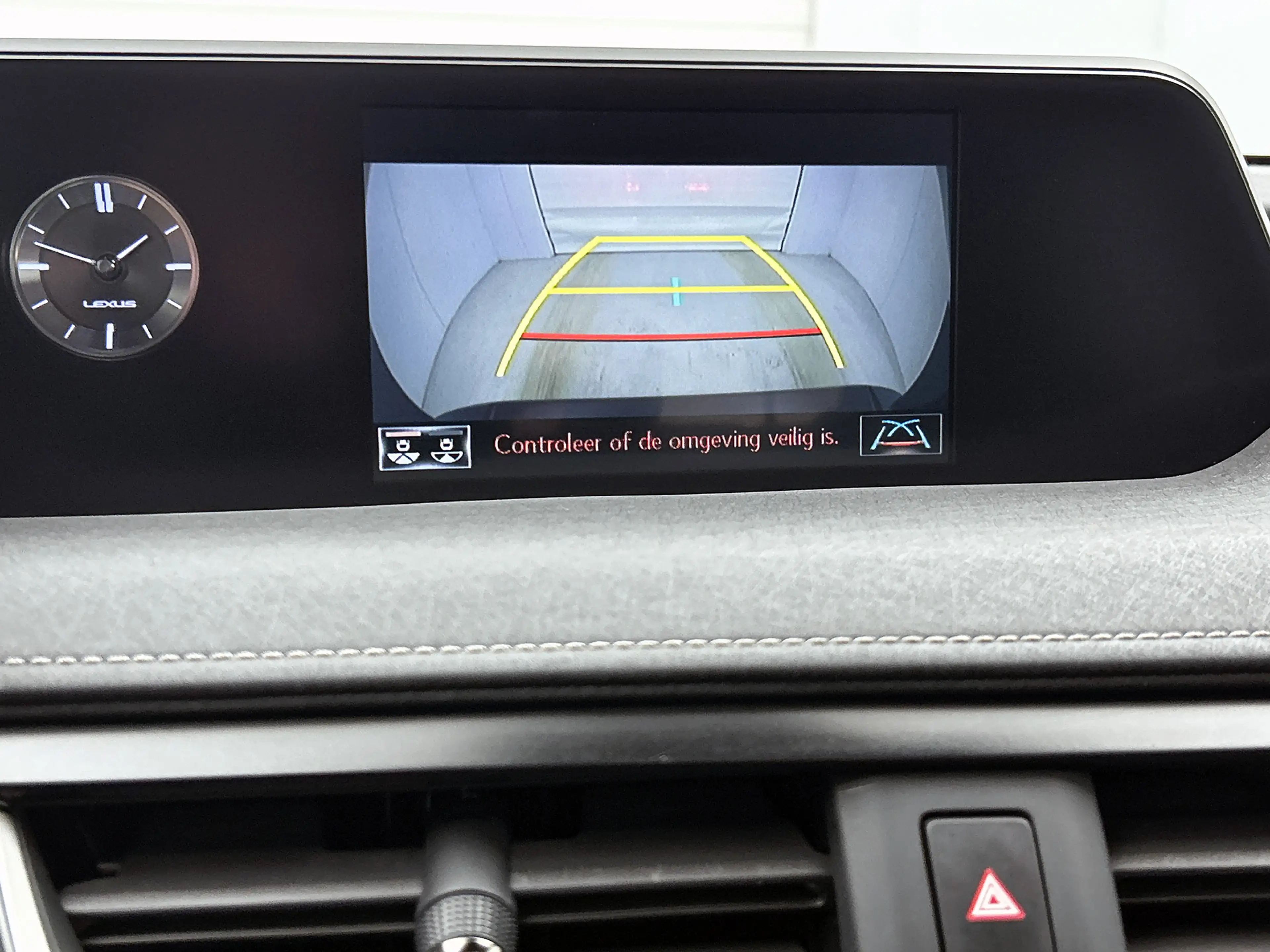 Lexus UX 250h Executive Line | Schuif/kanteldak | Navigatie | LM — photo 9