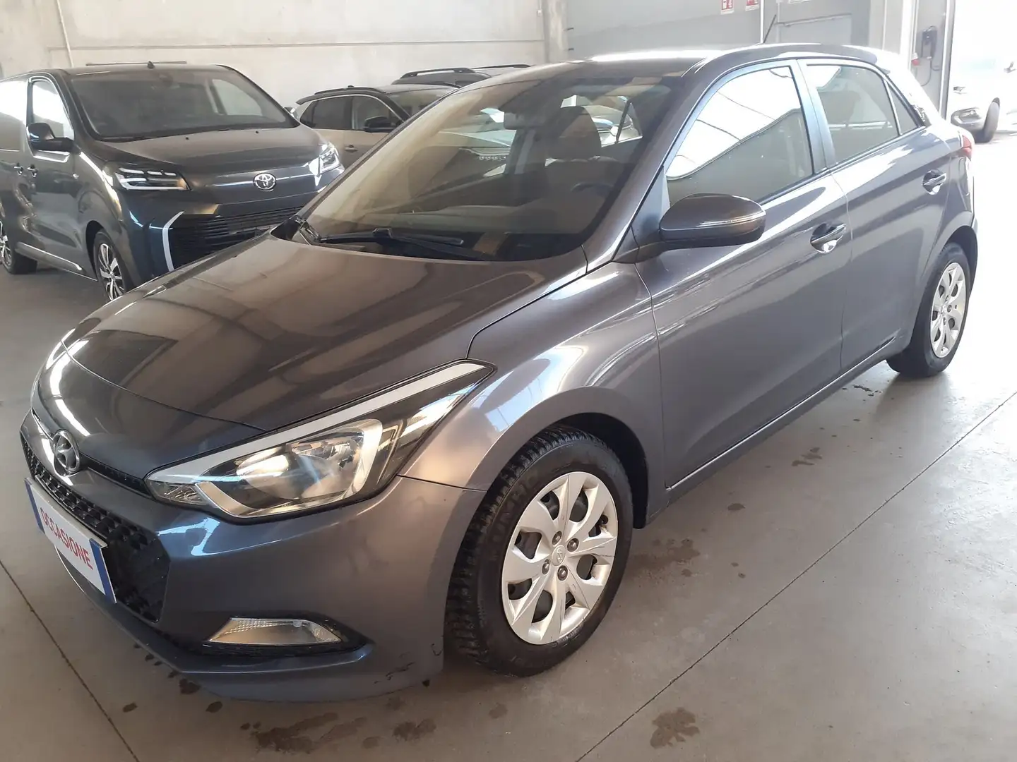 Hyundai i20 i20 1.1 CRDi 12V 5 porte Classic Grigio - 2