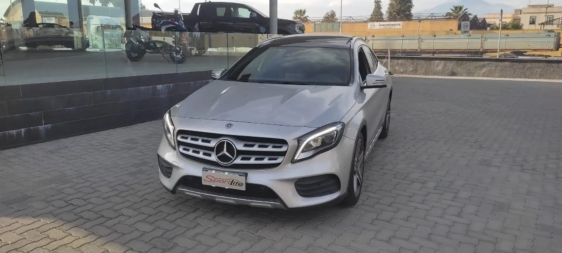 Mercedes-Benz GLA 220 GLA 220 d PREMIUM AUTO TETTO NAVI Argento - 2