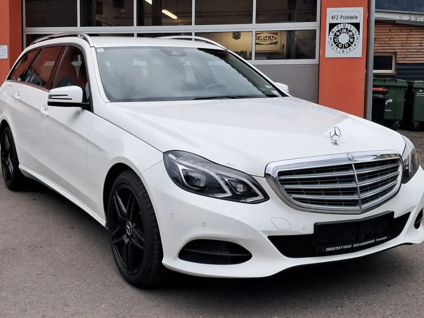 Mercedes-Benz E 220 E 220 T BlueTEC A-Edition Plus Aut.A-Edition Plus White - 2