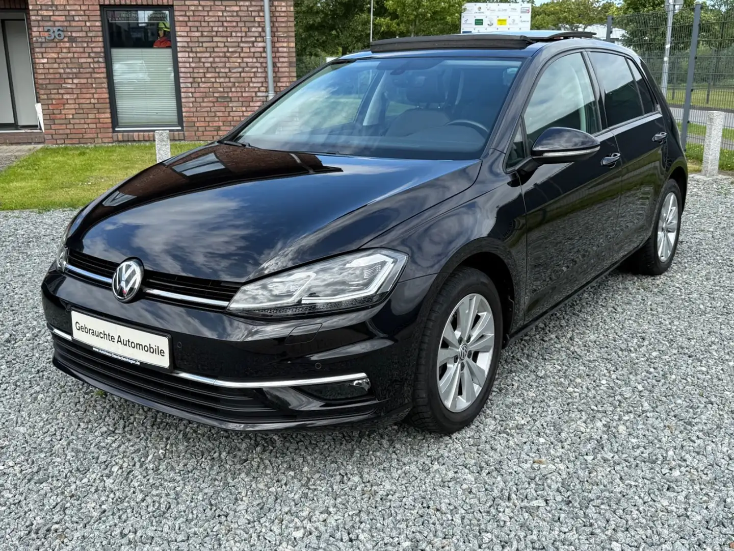 Volkswagen Golf VII Comfort DSG ACC EL.SD NAVI LED KEYLESS Schwarz - 1