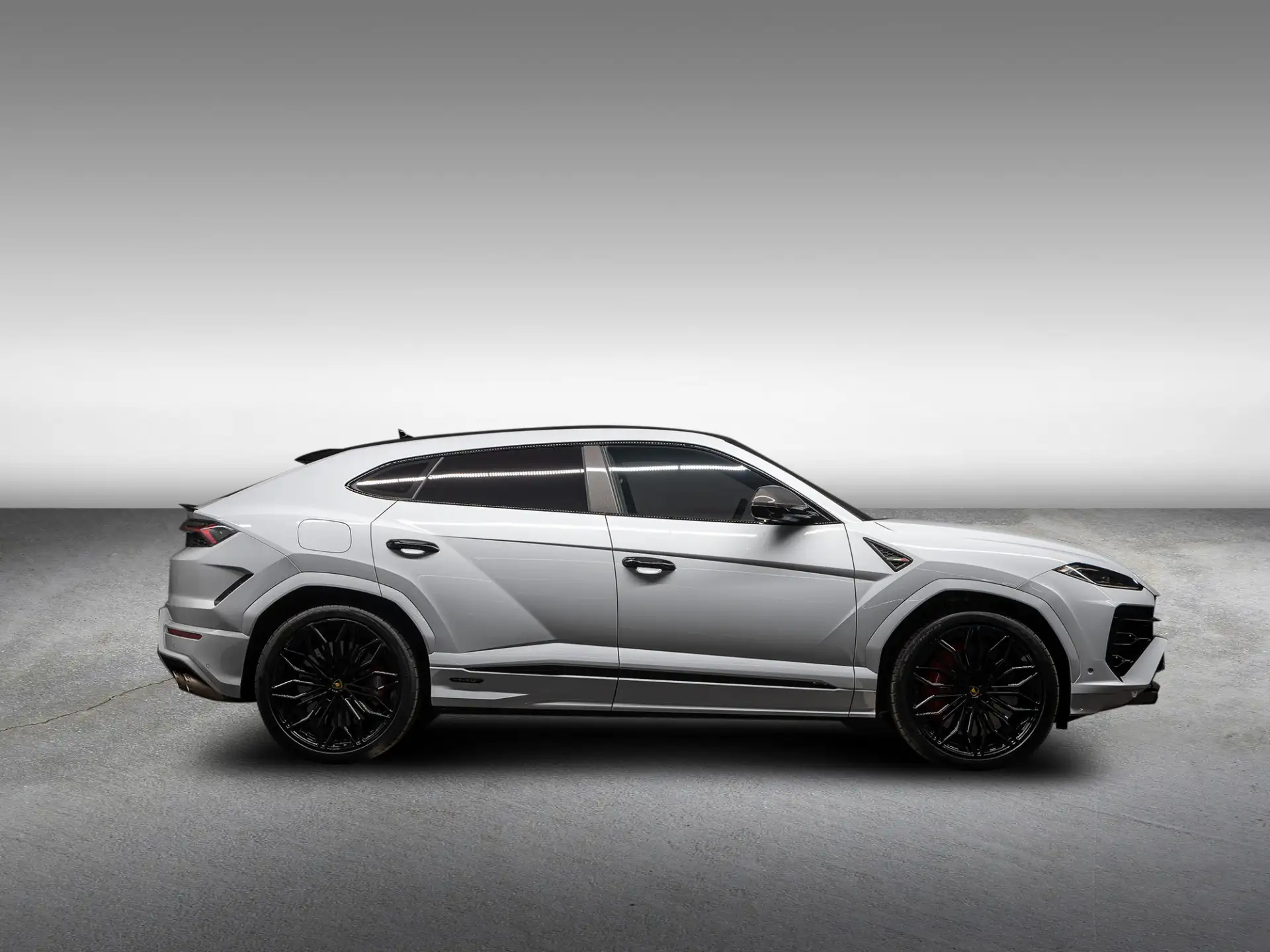 람보르기니 우루스 4.0 V8 Biturbo Plug-in Hybrid 2025 화이트 사진 2