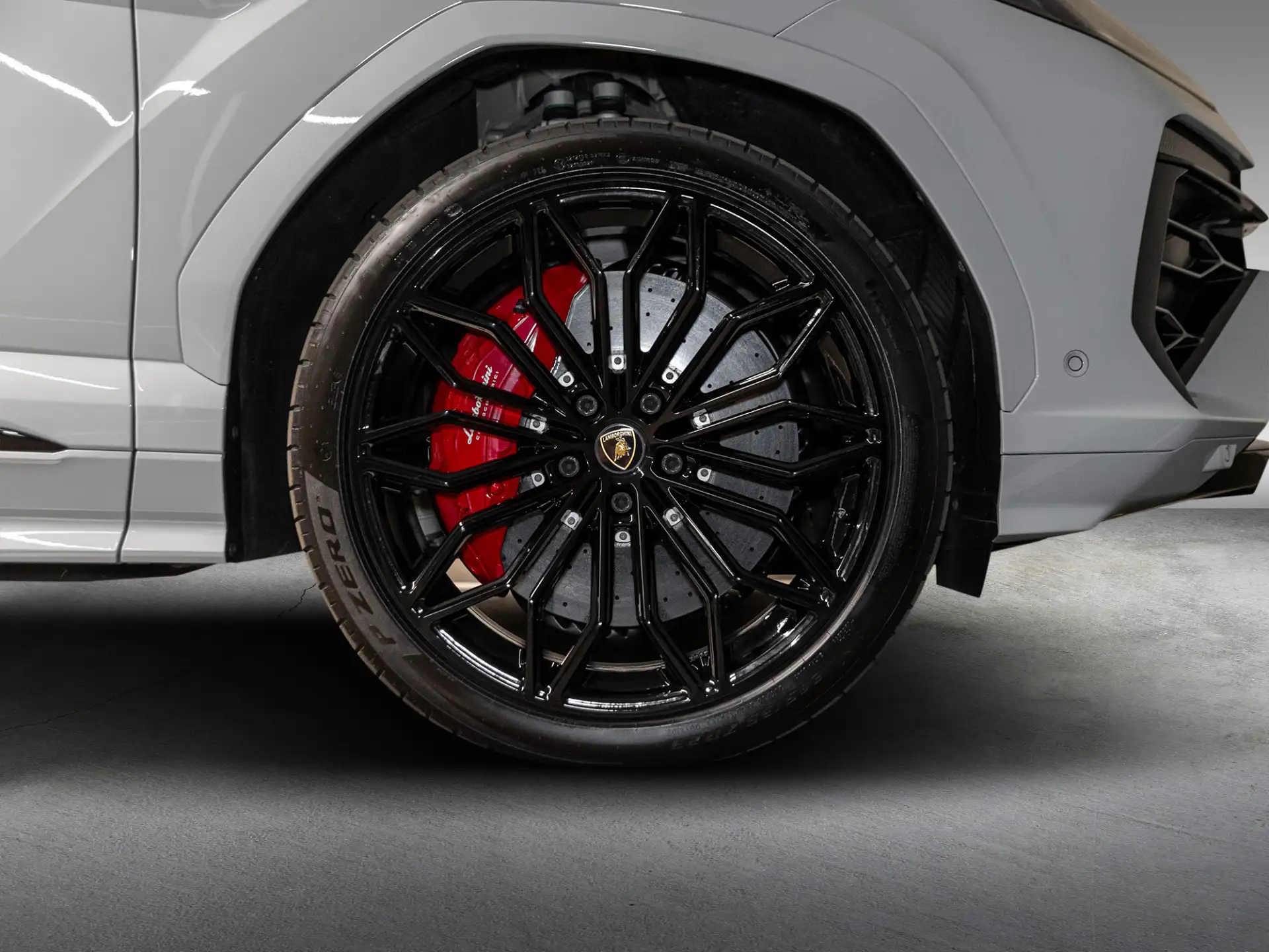 람보르기니 우루스 4.0 V8 Biturbo Plug-in Hybrid 2025 화이트 사진 6