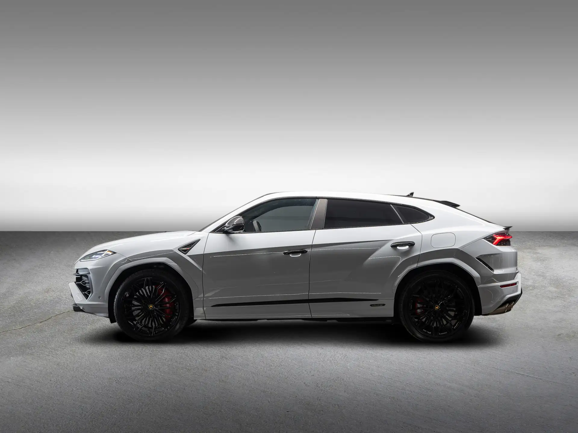 람보르기니 우루스 4.0 V8 Biturbo Plug-in Hybrid 2025 화이트 사진 8