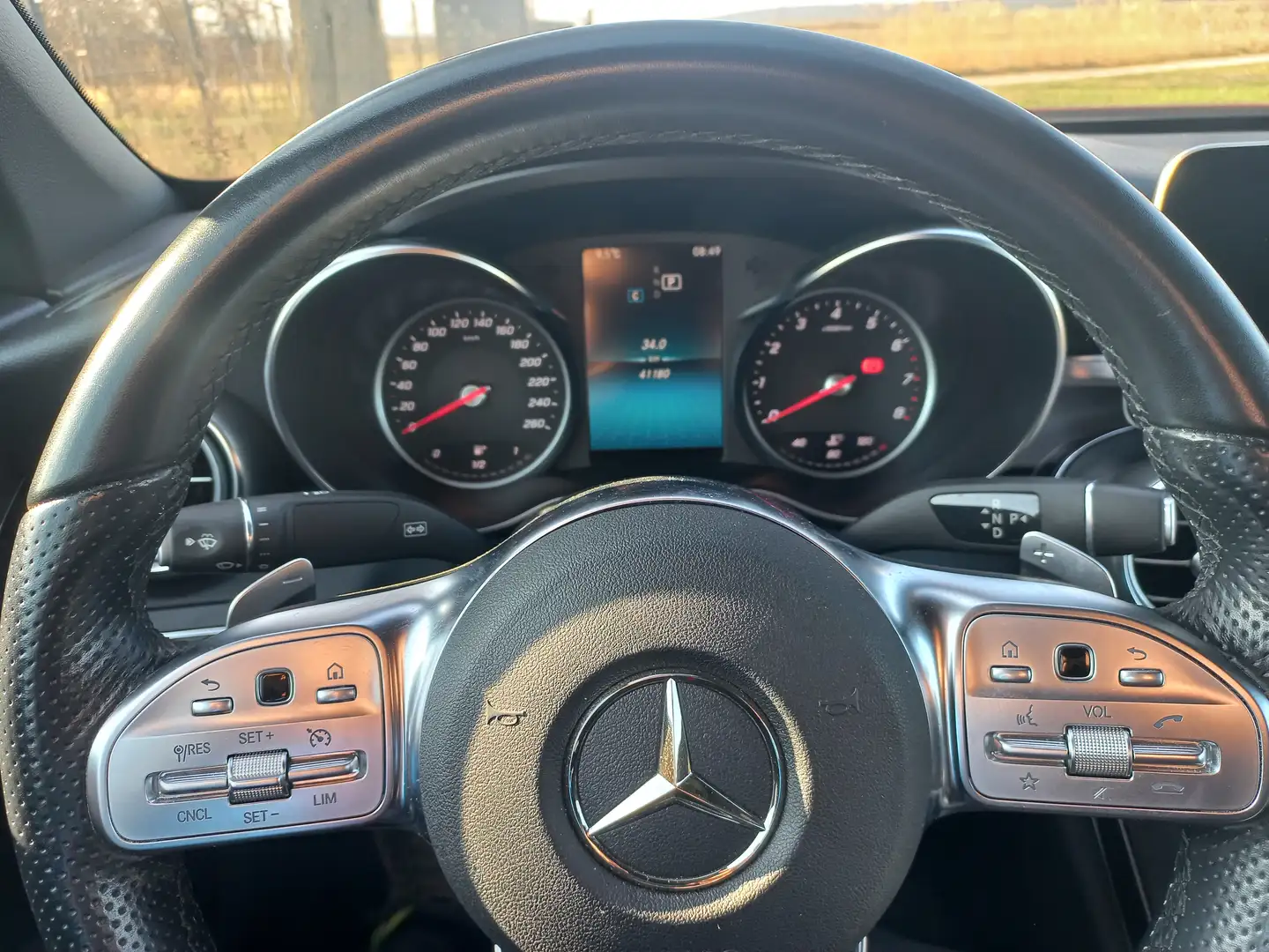 Mercedes-Benz C 180 C 180 Cabrio Aut. AMG-Line Rot - 2