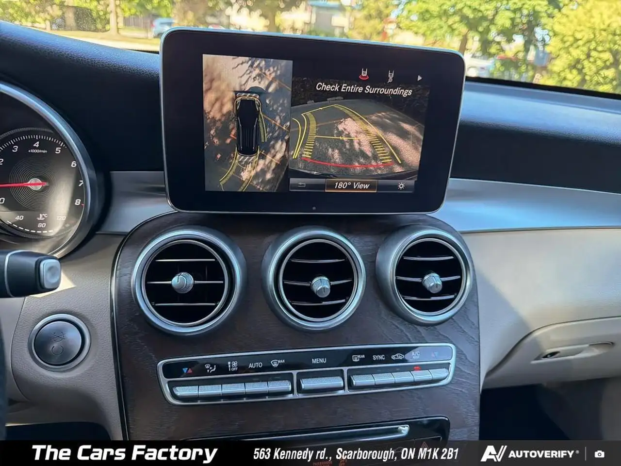 Mercedes-Benz GLC снимка Mercedes-Benz GLC