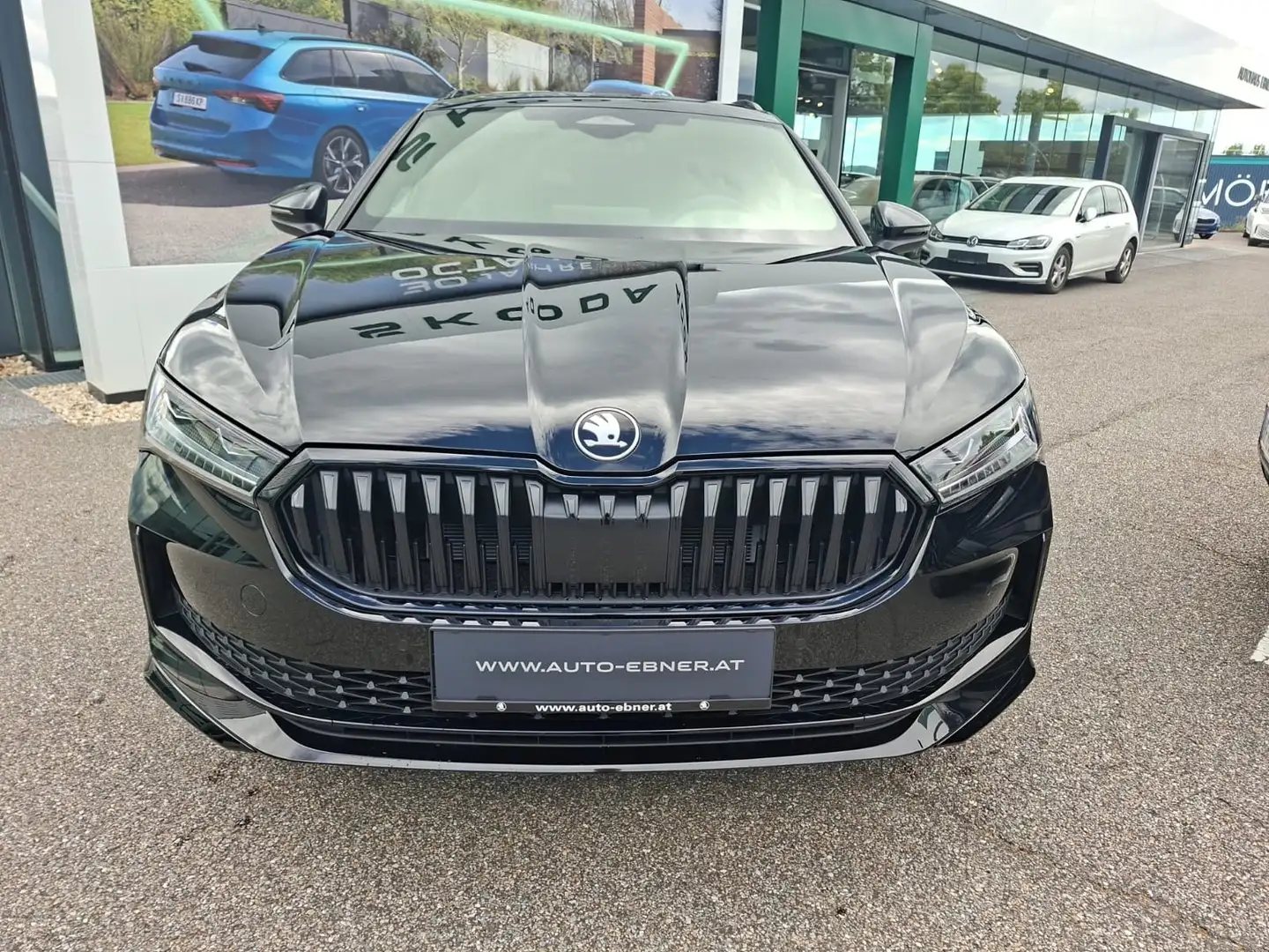 Skoda Superb Sportline iV TSI DSG Schwarz - 2