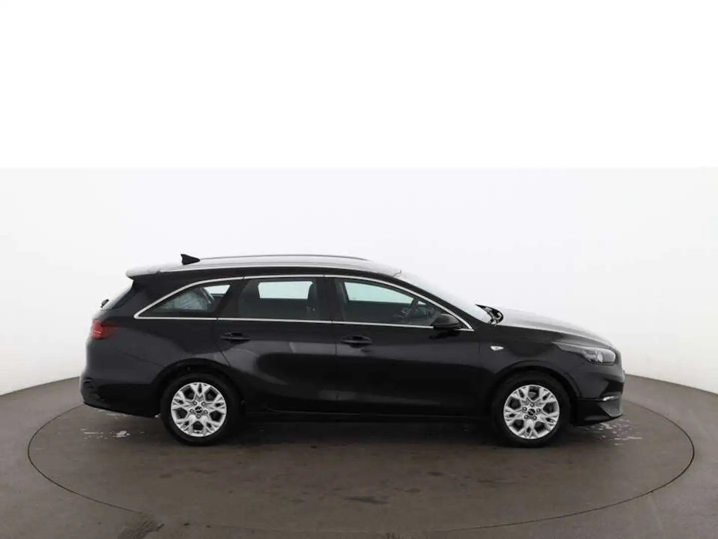 Kia Ceed SW / cee'd SW Ceed Sportswagon 1.6 CRDi Aut NAVI R-CAM SITZHZG Schwarz - 2