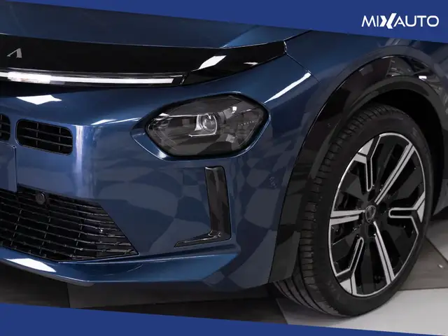 Lancia Ypsilon view 9