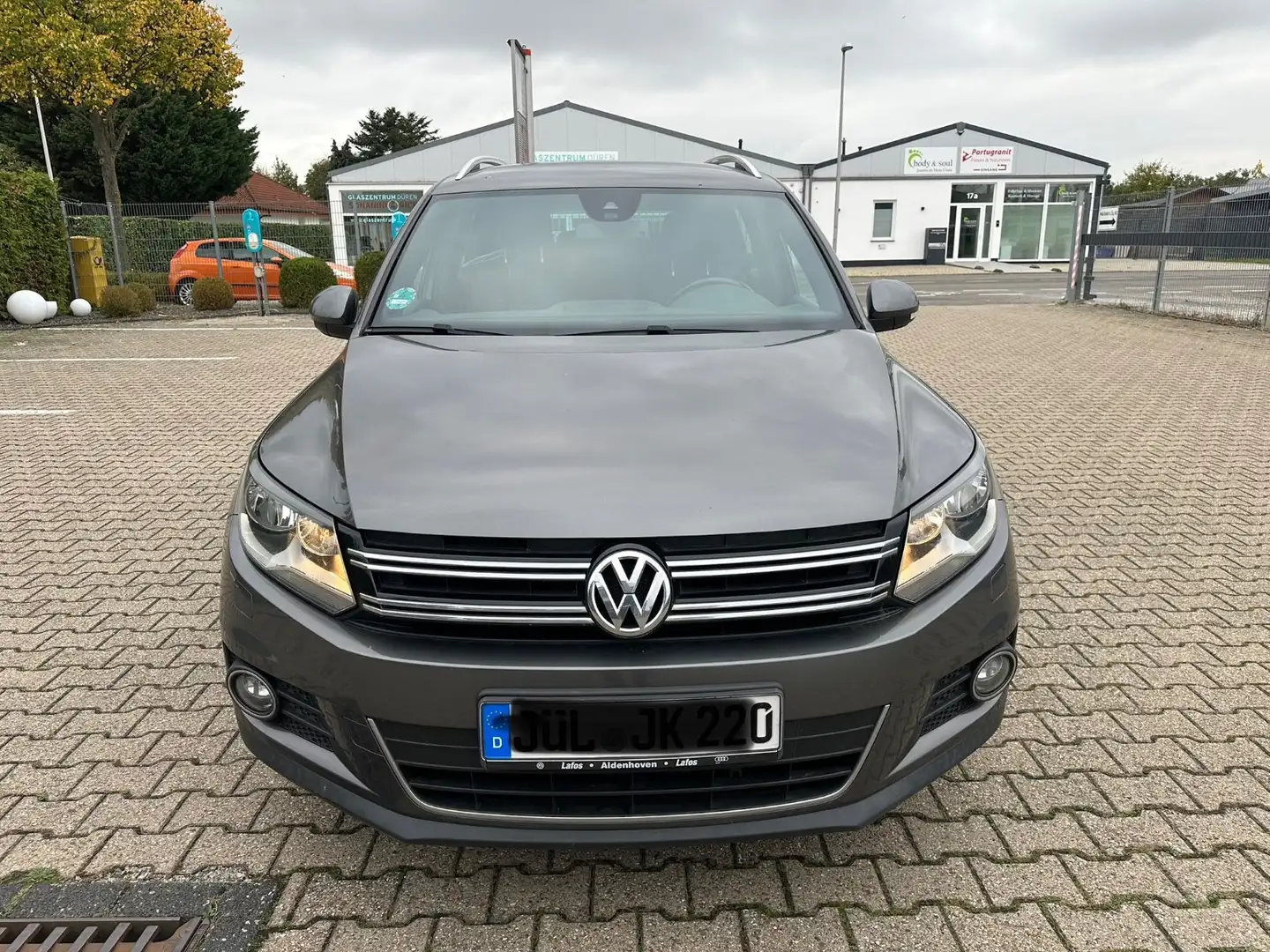 Volkswagen Tiguan Lounge Sport & Style BMT Euro 6 Grau - 1