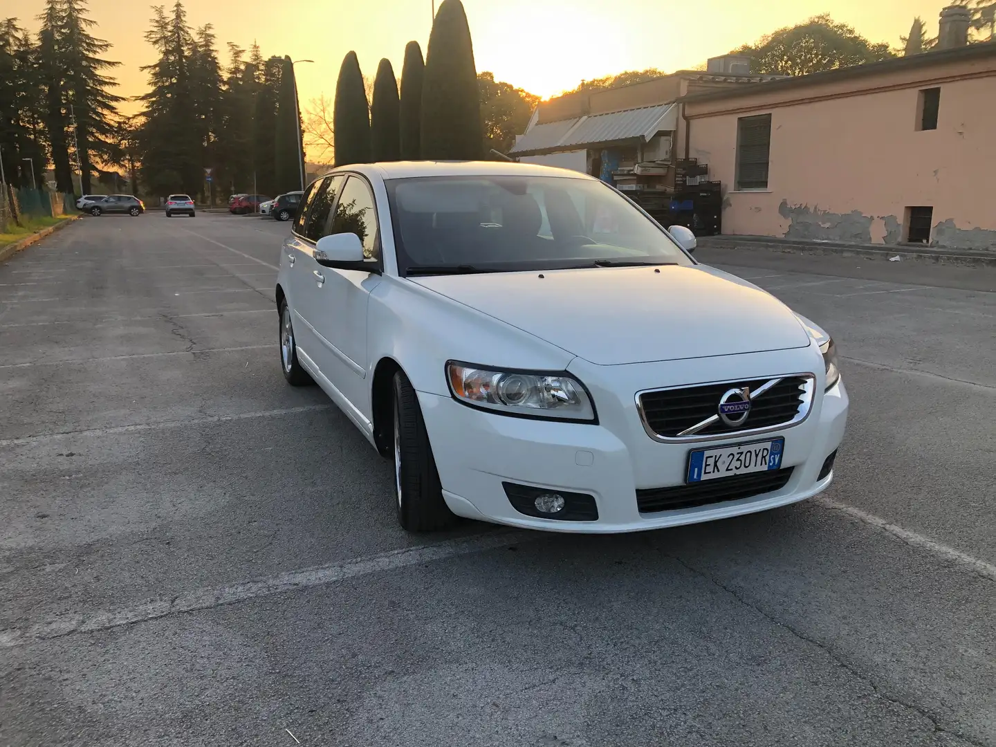 Volvo V50 V50 1.6 d2 Polar Plus 115cv Bianco - 1