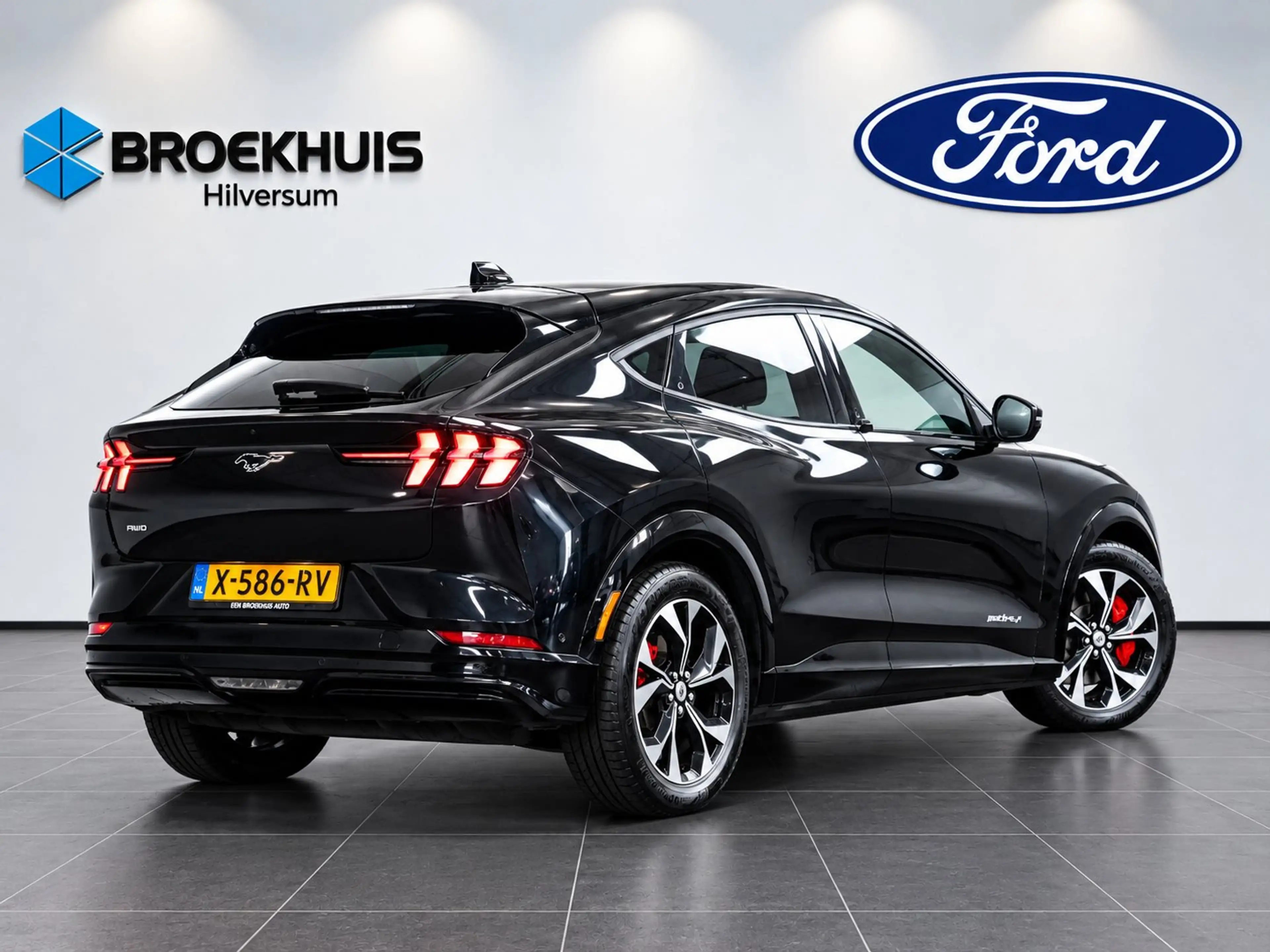 Ford Mustang Mach-E Extended AWD 98 kWh 351pk | Panoramadak | B&O Audi — photo 3