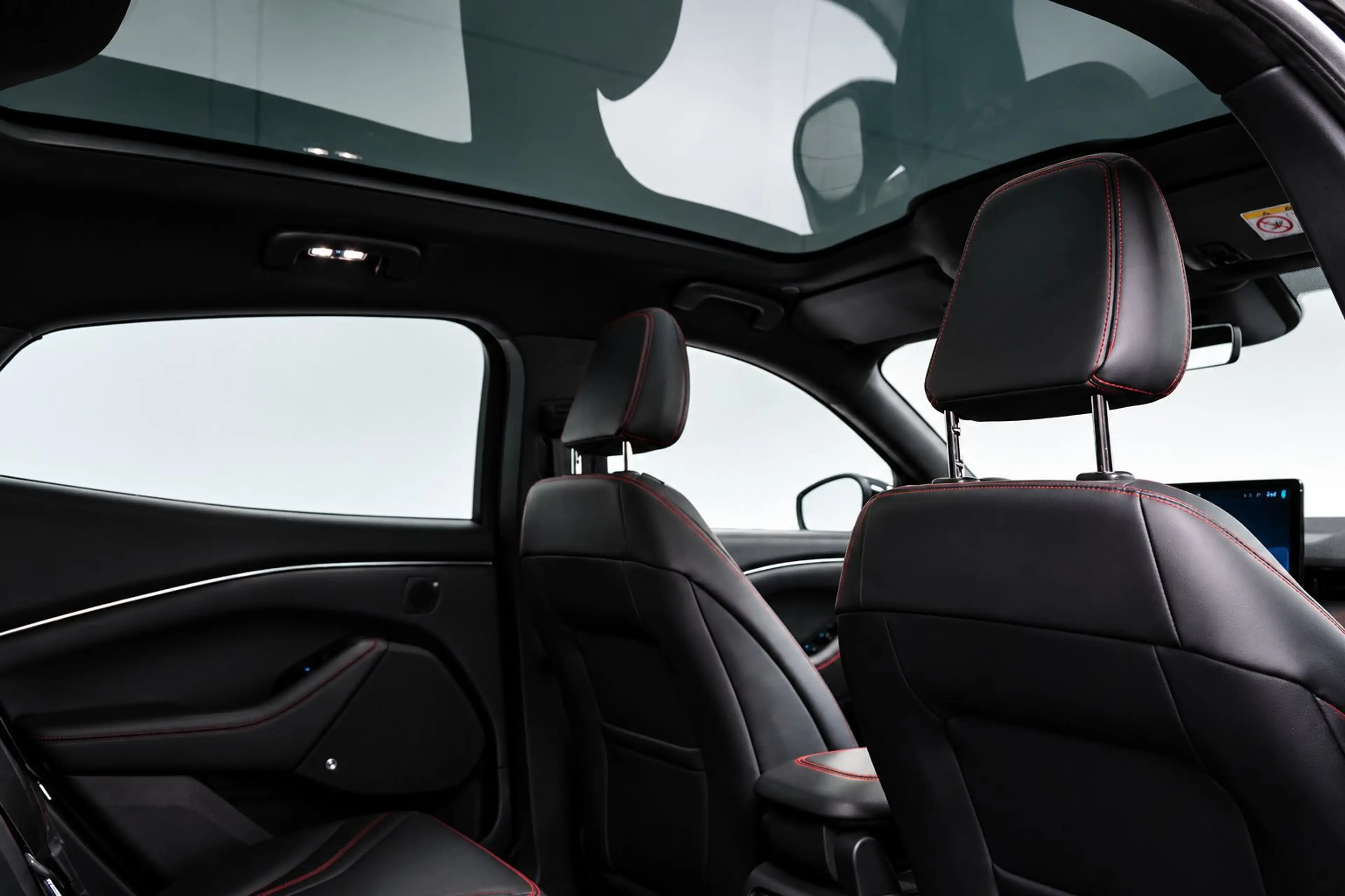 Ford Mustang Mach-E Extended AWD 98 kWh 351pk | Panoramadak | B&O Audi — photo 23