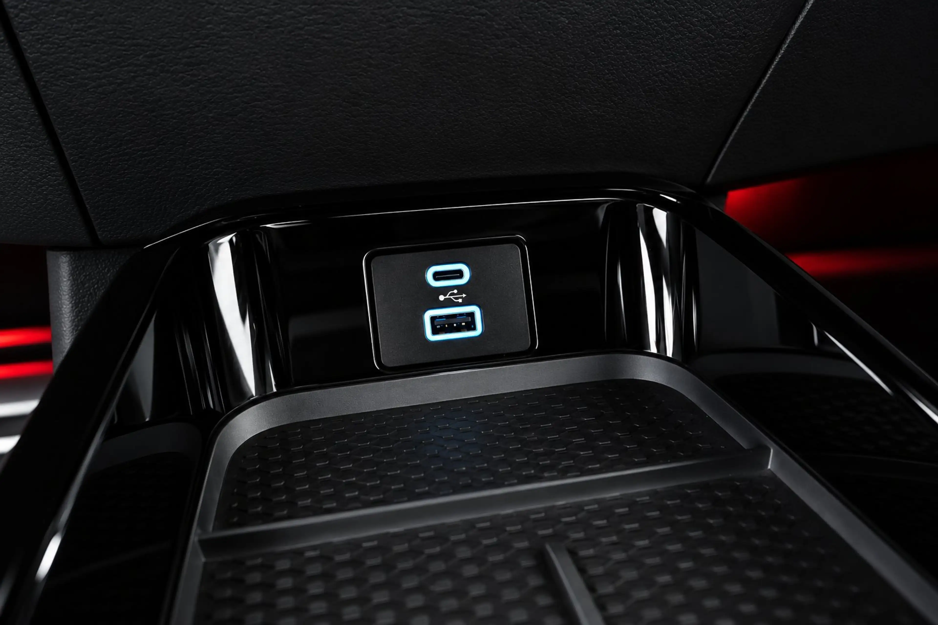 Ford Mustang Mach-E Extended AWD 98 kWh 351pk | Panoramadak | B&O Audi — photo 18