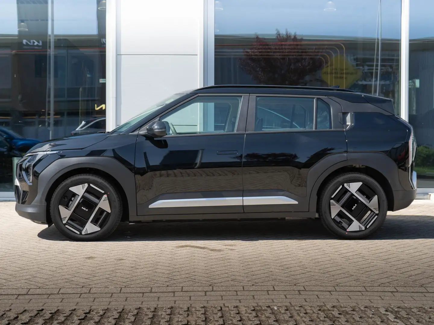 Kia EV3 Plus Advanced 58.3 kWh | OP VOORRAAD |  Schuifkant Zwart - 2