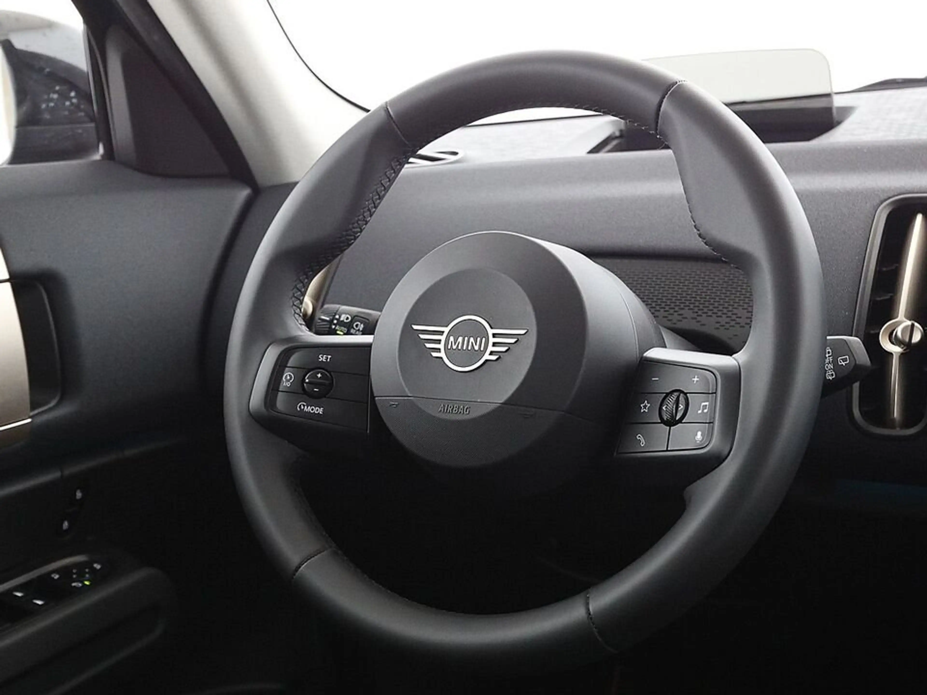 MINI Cooper D Countryman Countryman D Essential Trim Aut LED HEAD-UP NAVI — photo 13