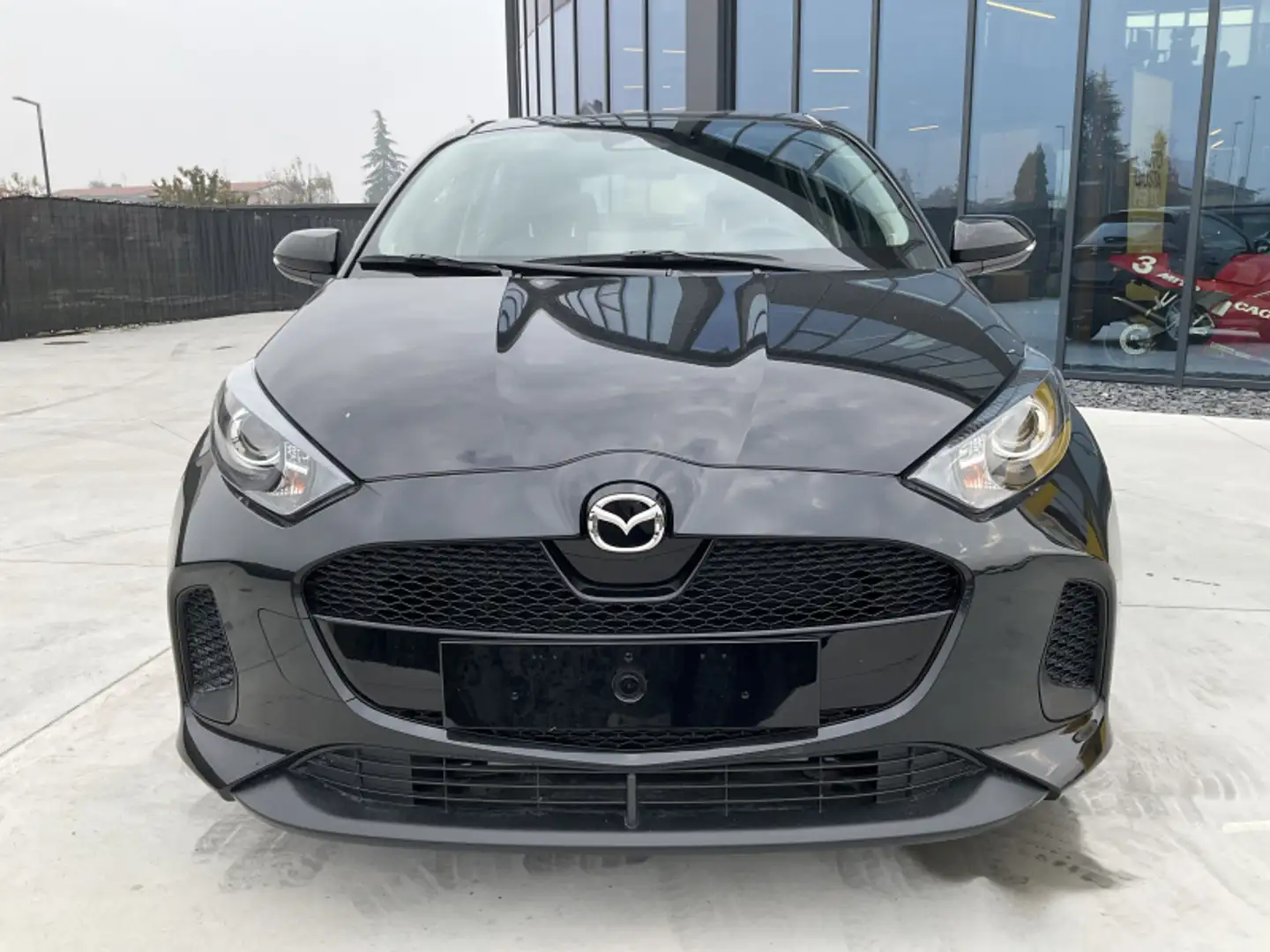 Mazda 2 1.5 VVT e-CVT Full Hybrid Electric Centre-Line Nero - 2
