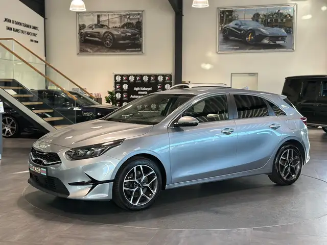 Kia cee'd / Ceed 1.5 T GDI DCT Spirit 2.HA/S HE/R CA