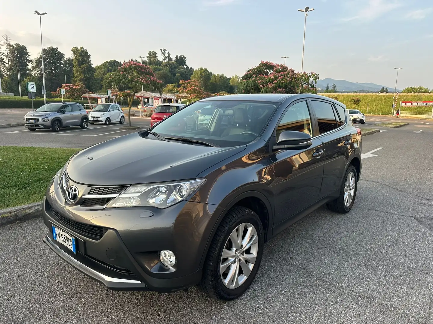 Toyota RAV 4 Rav4 2.2 d-4d Lounge 150cv mt Grigio - 1